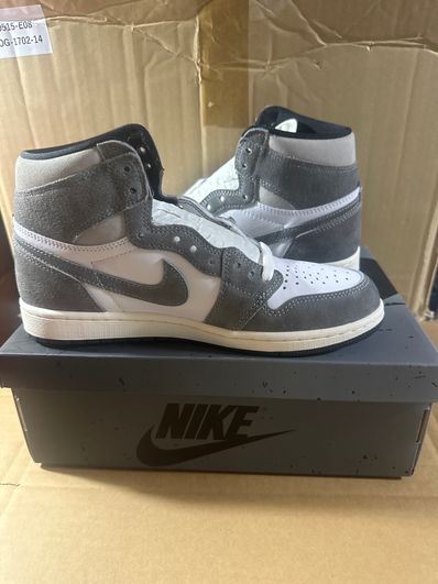 Nike Air Jordan 1 Retro High OG "Black and Smoke Grey"