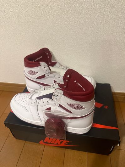 Nike Air Jordan 1 High '85 "Metallic Burgundy"