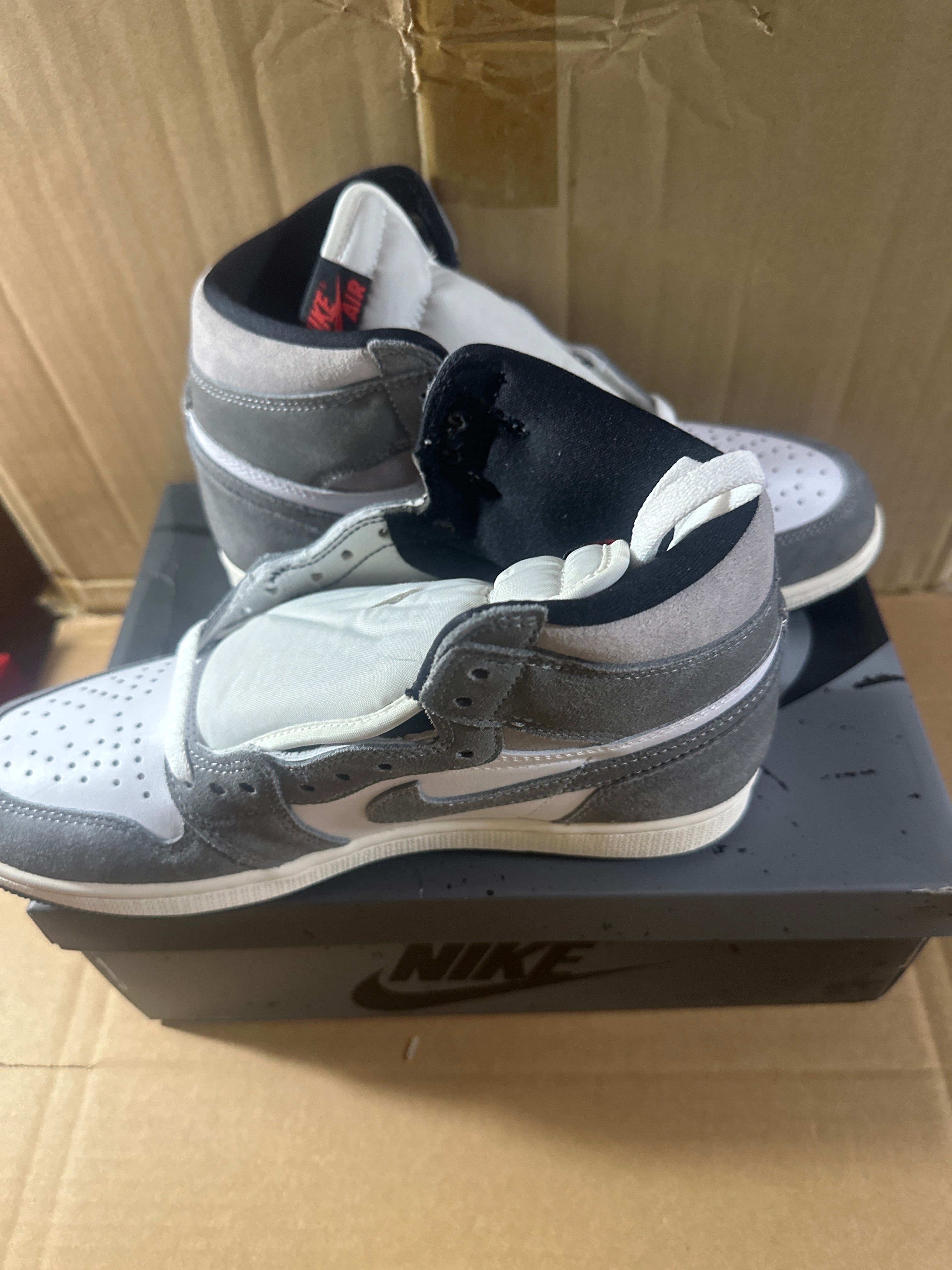 Nike Air Jordan 1 Retro High OG "Black and Smoke Grey"