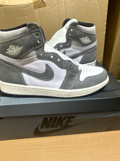 Nike Air Jordan 1 Retro High OG "Black and Smoke Grey"
