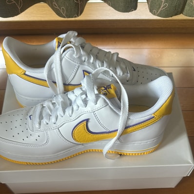 Kobe Bryant × Nike Air Force 1 Low Retro QS "Varsity Maize and Varsity Purple"
