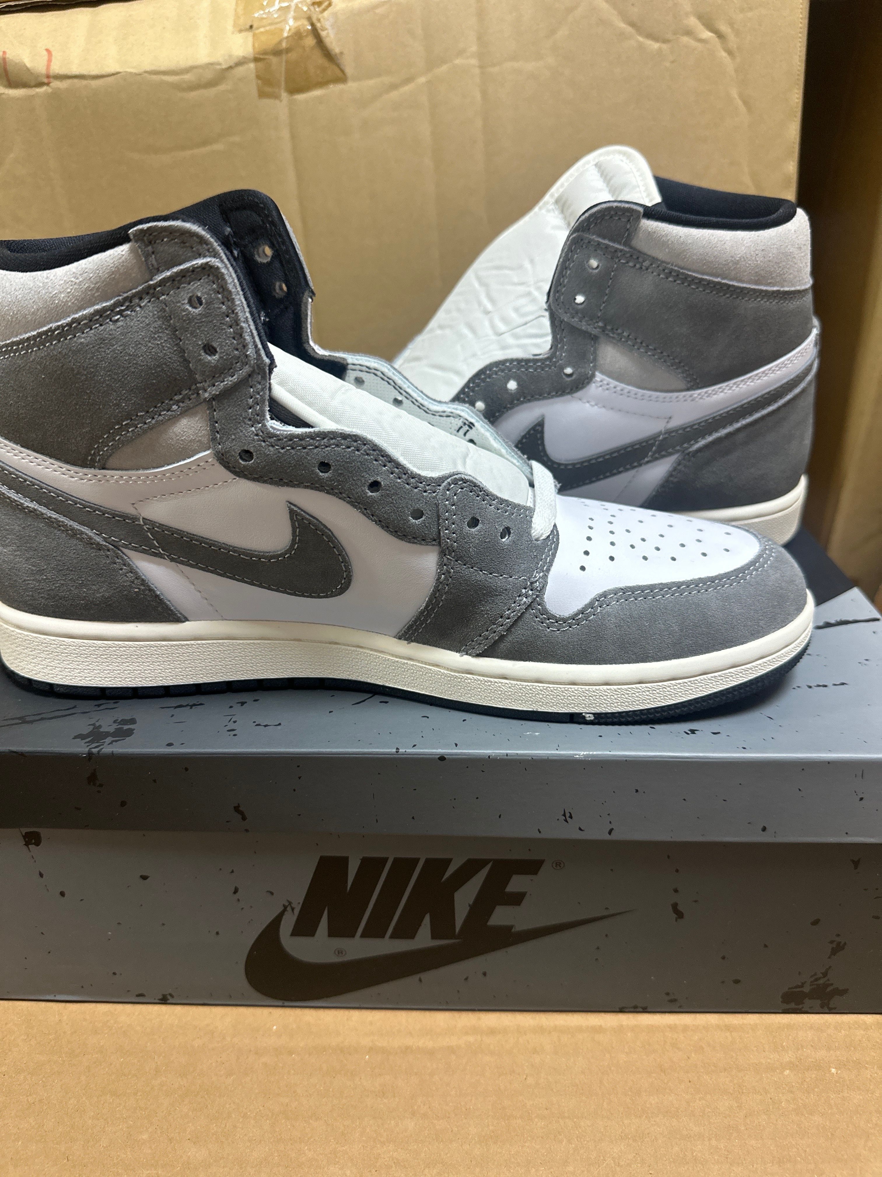 Nike Air Jordan 1 Retro High OG "Black and Smoke Grey"