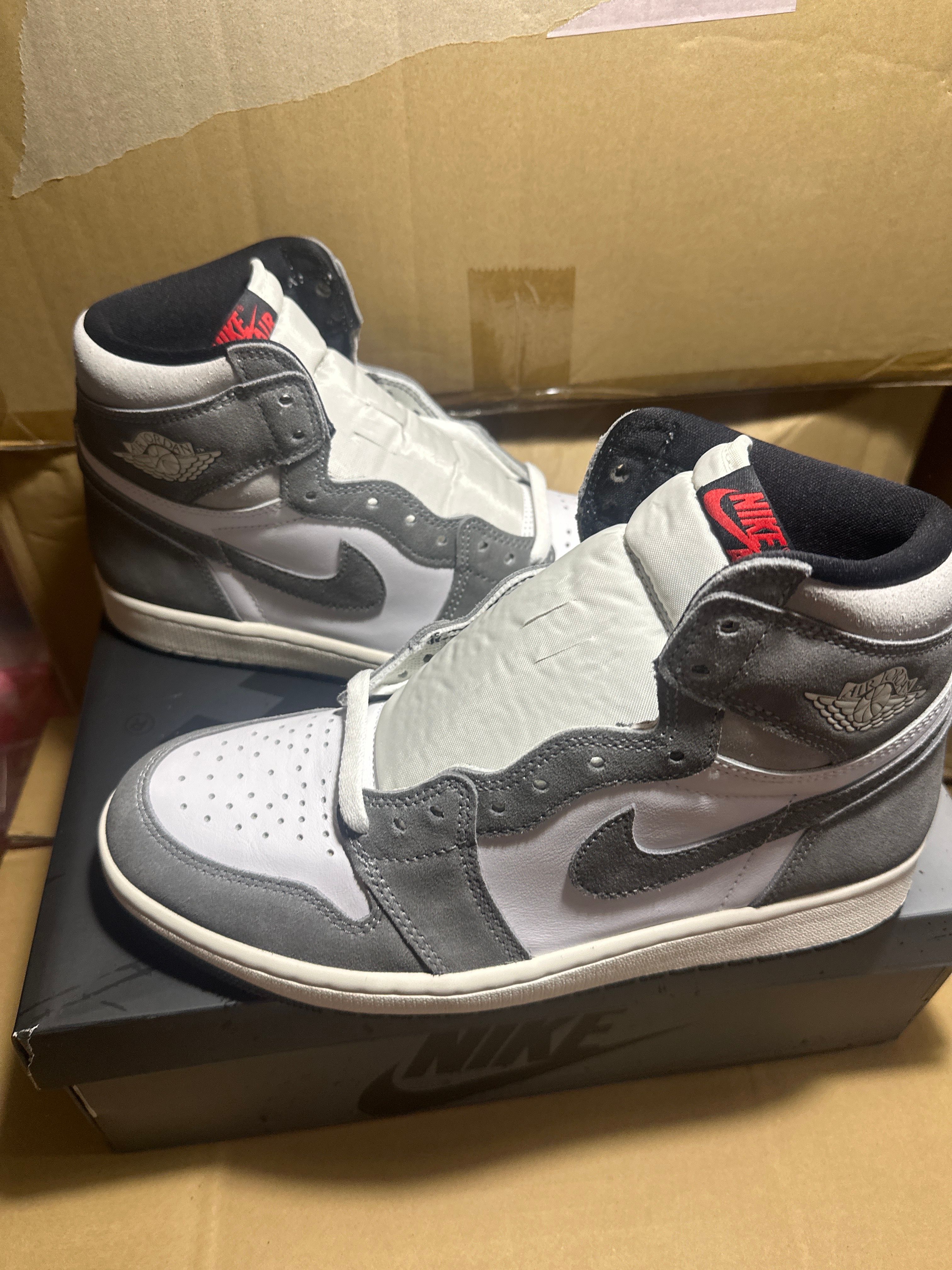 Nike Air Jordan 1 Retro High OG "Black and Smoke Grey"