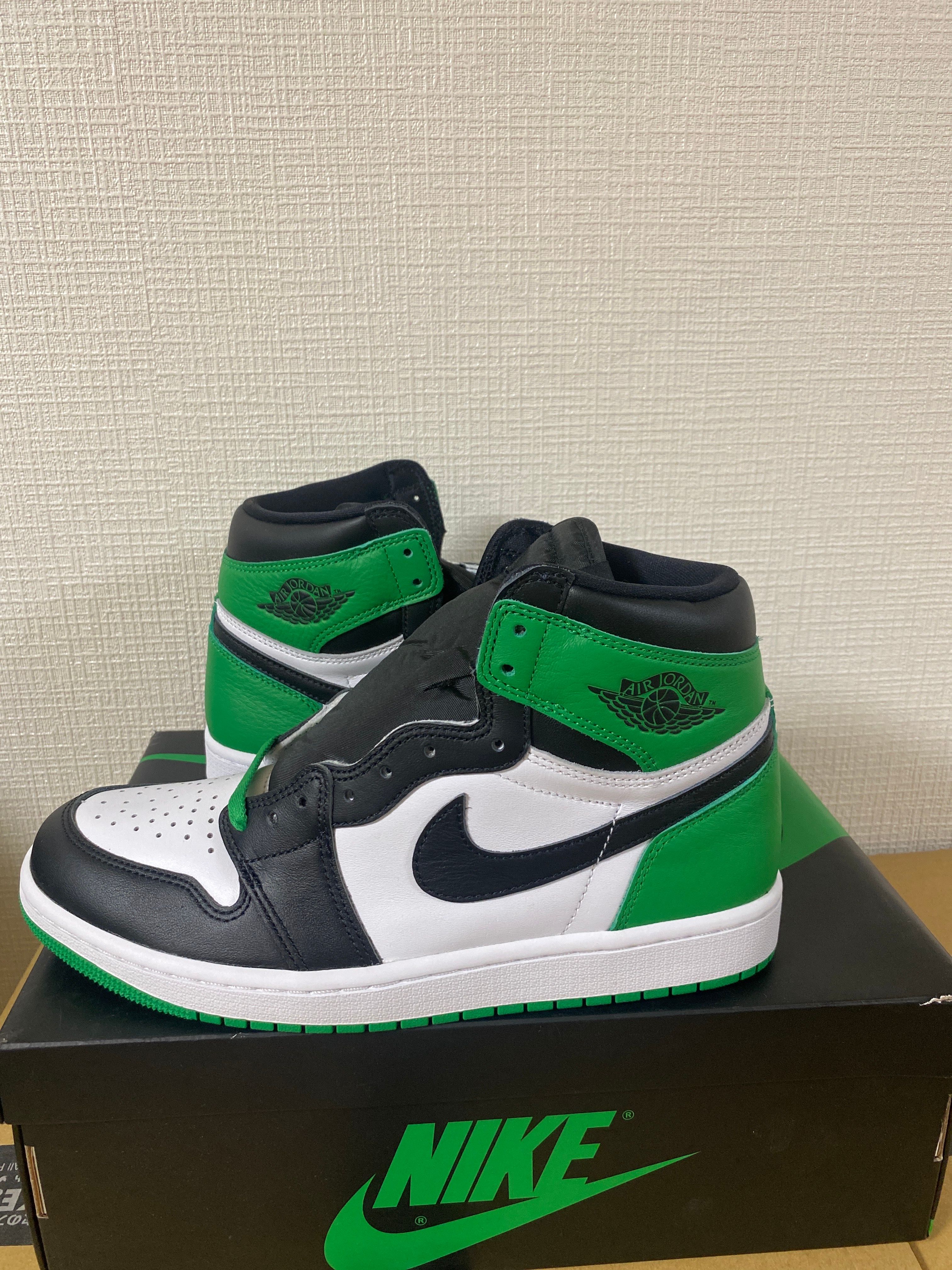 Nike Air Jordan 1 Retro High OG "Celtics/Black and Lucky Green" (2023)
