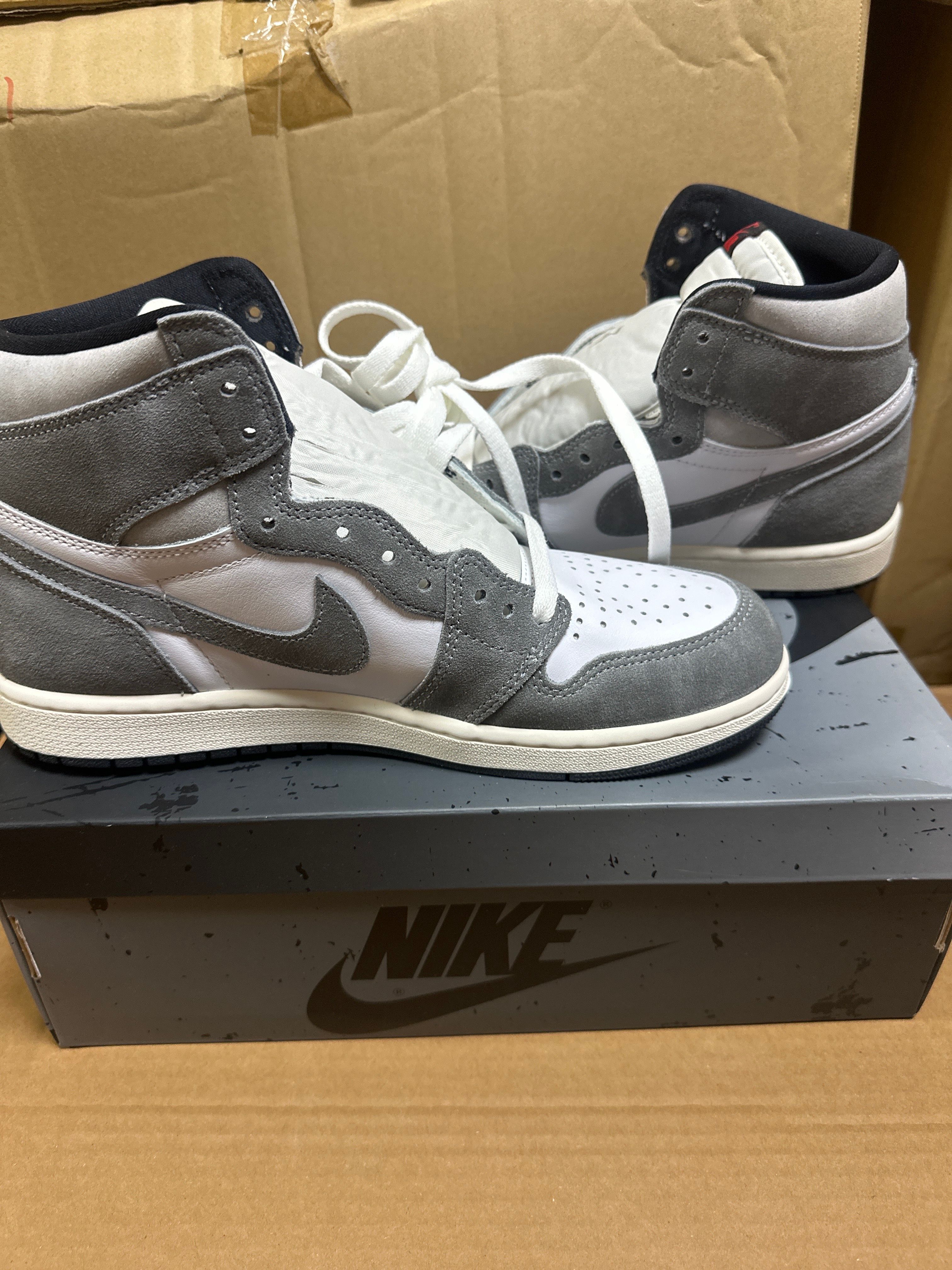 Nike Air Jordan 1 Retro High OG "Black and Smoke Grey"