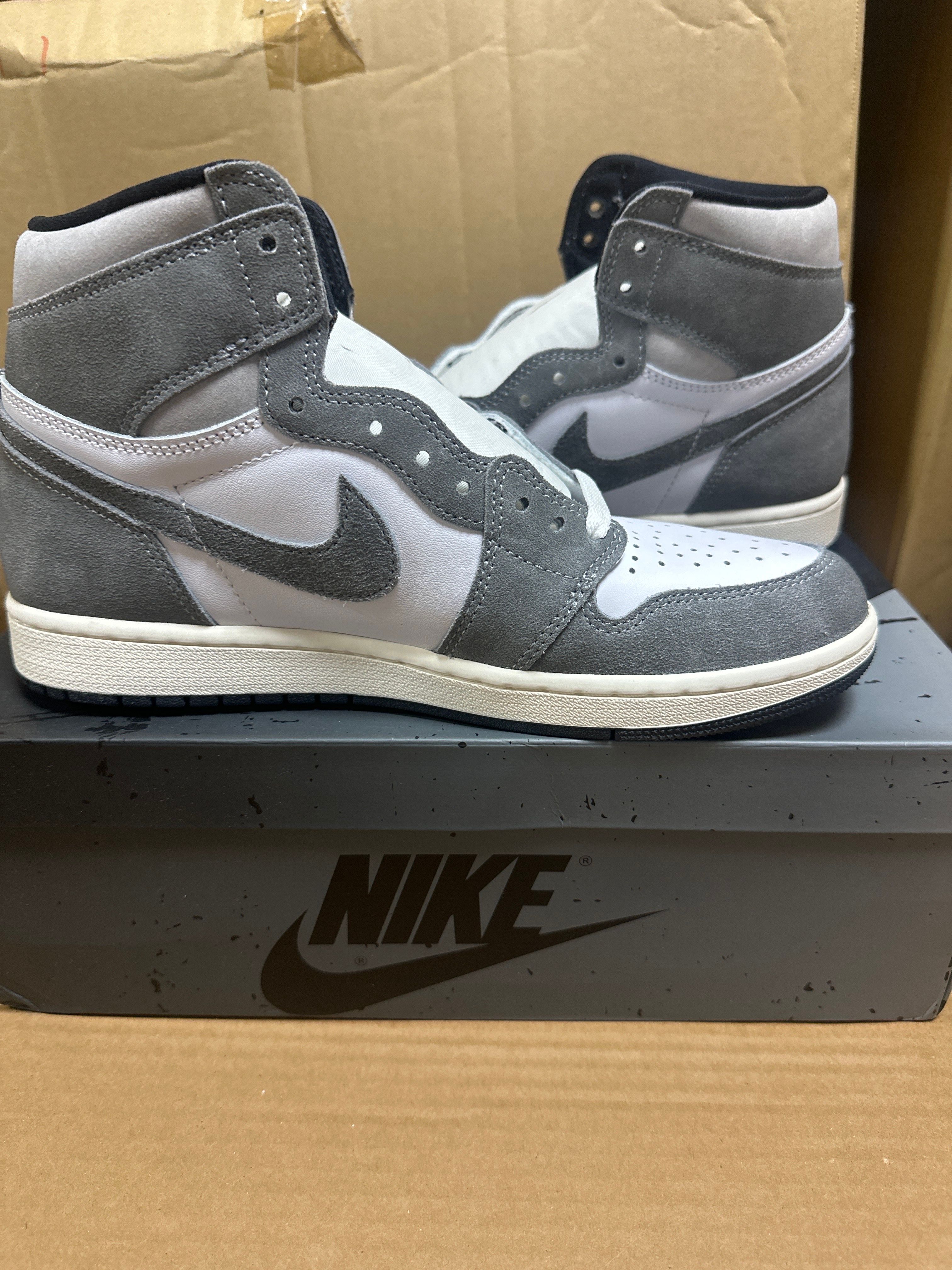 Nike Air Jordan 1 Retro High OG "Black and Smoke Grey"