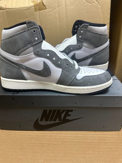 Nike Air Jordan 1 Retro High OG "Black and Smoke Grey"