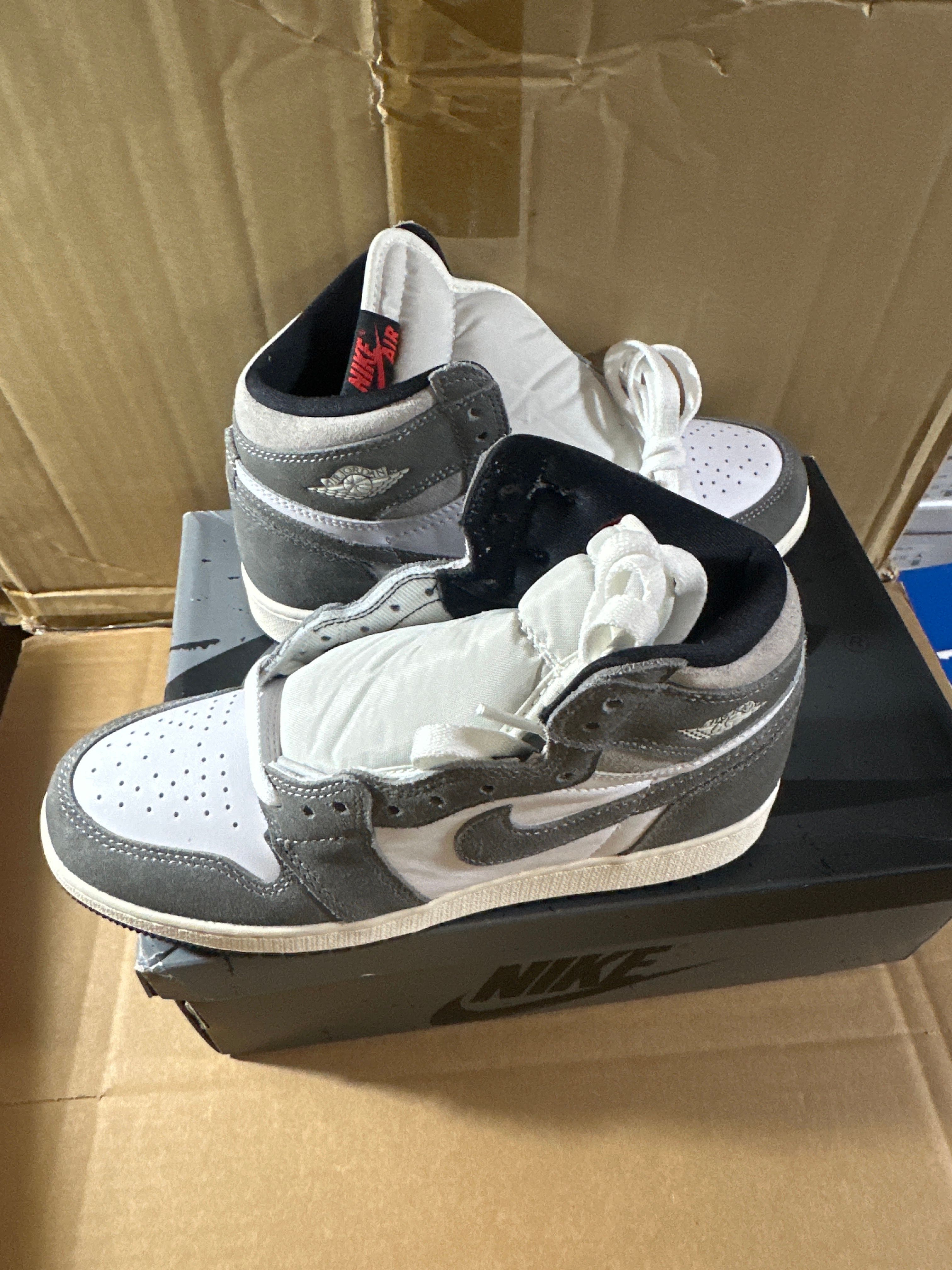 Nike GS Air Jordan 1 Retro High OG "Black and Smoke Grey"