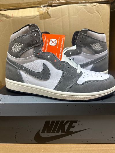 Nike Air Jordan 1 Retro High OG "Black and Smoke Grey"