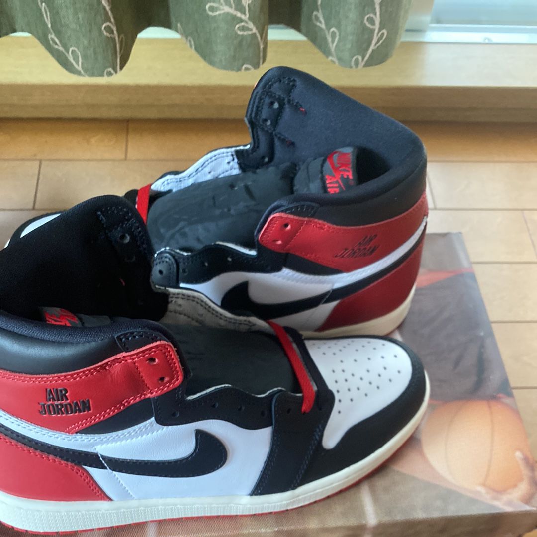 Nike Air Jordan 1 Retro High OG "Black Toe Reimagined"