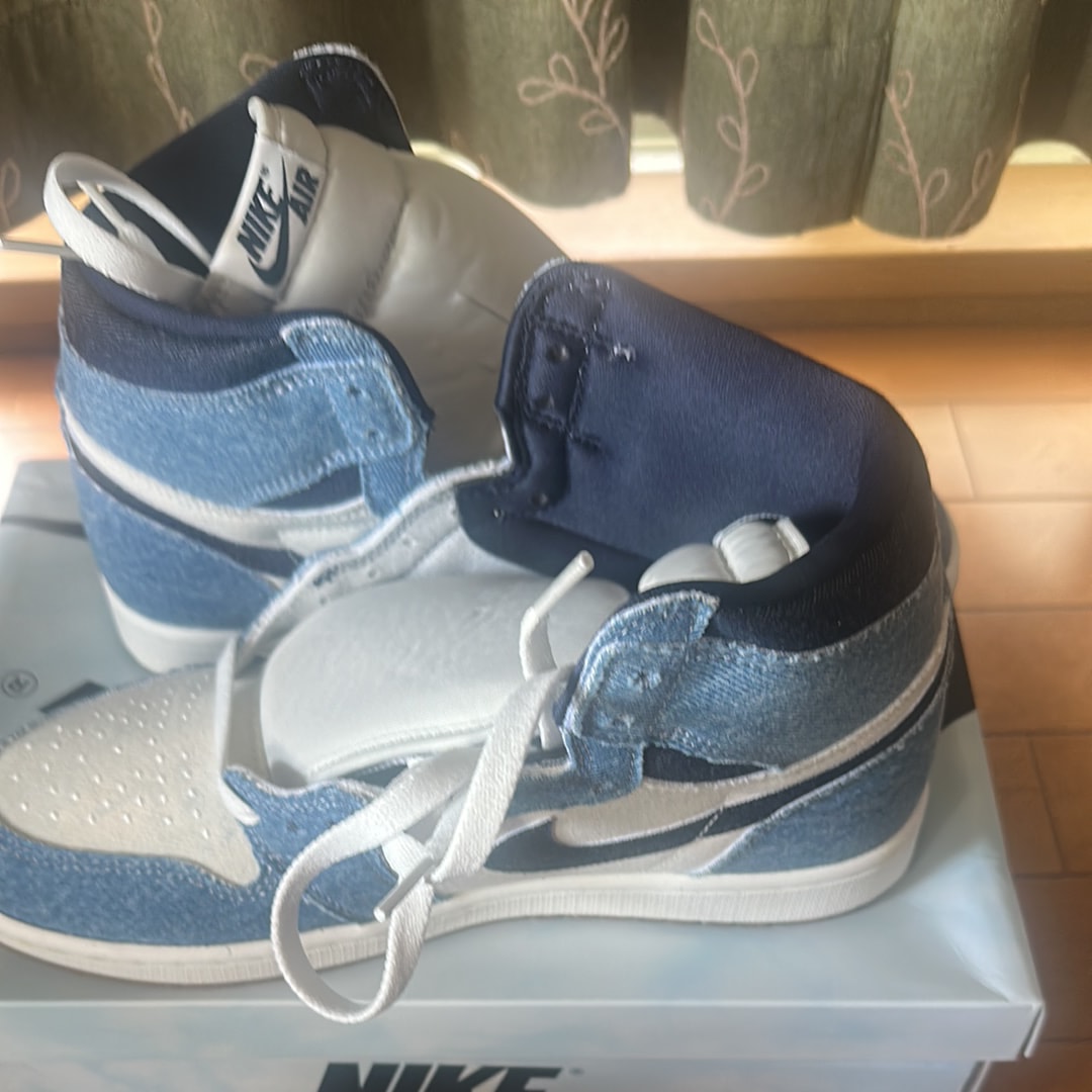 Nike Air Jordan 1 Retro High OG "Denim"
