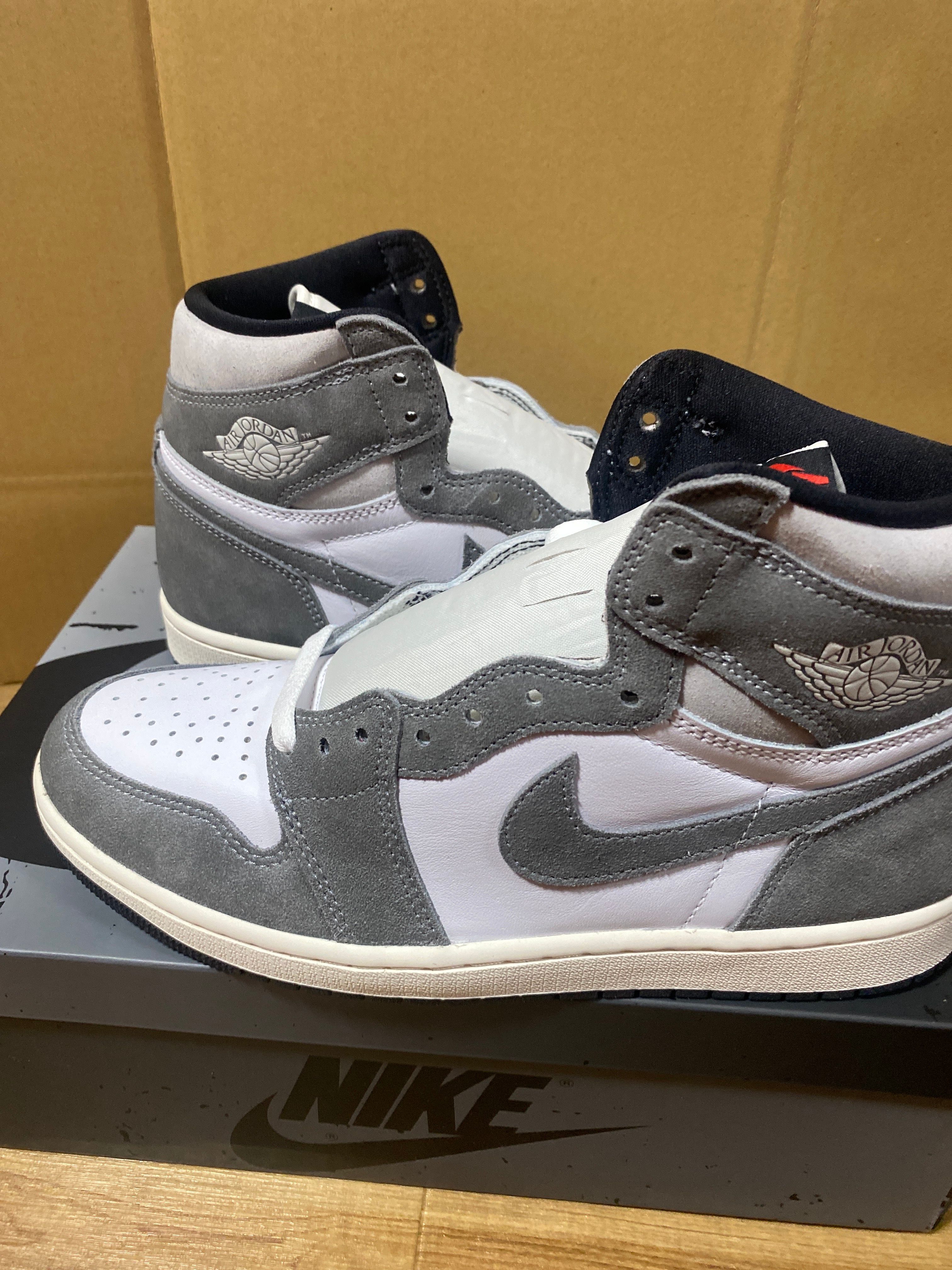 Nike Air Jordan 1 Retro High OG "Black and Smoke Grey"