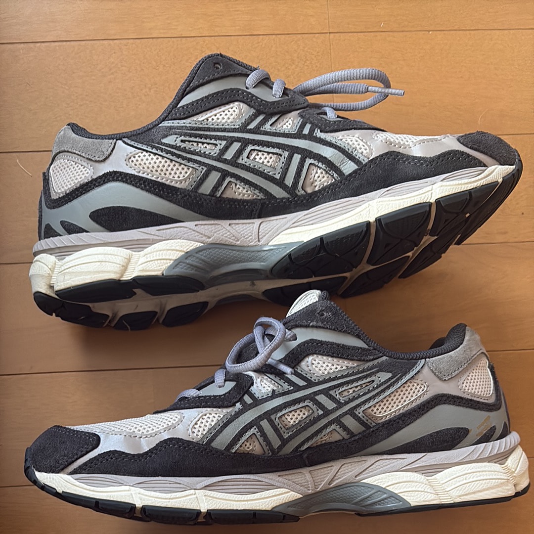アシックス ゲルNYC "オートミール/オブシディアングレー"