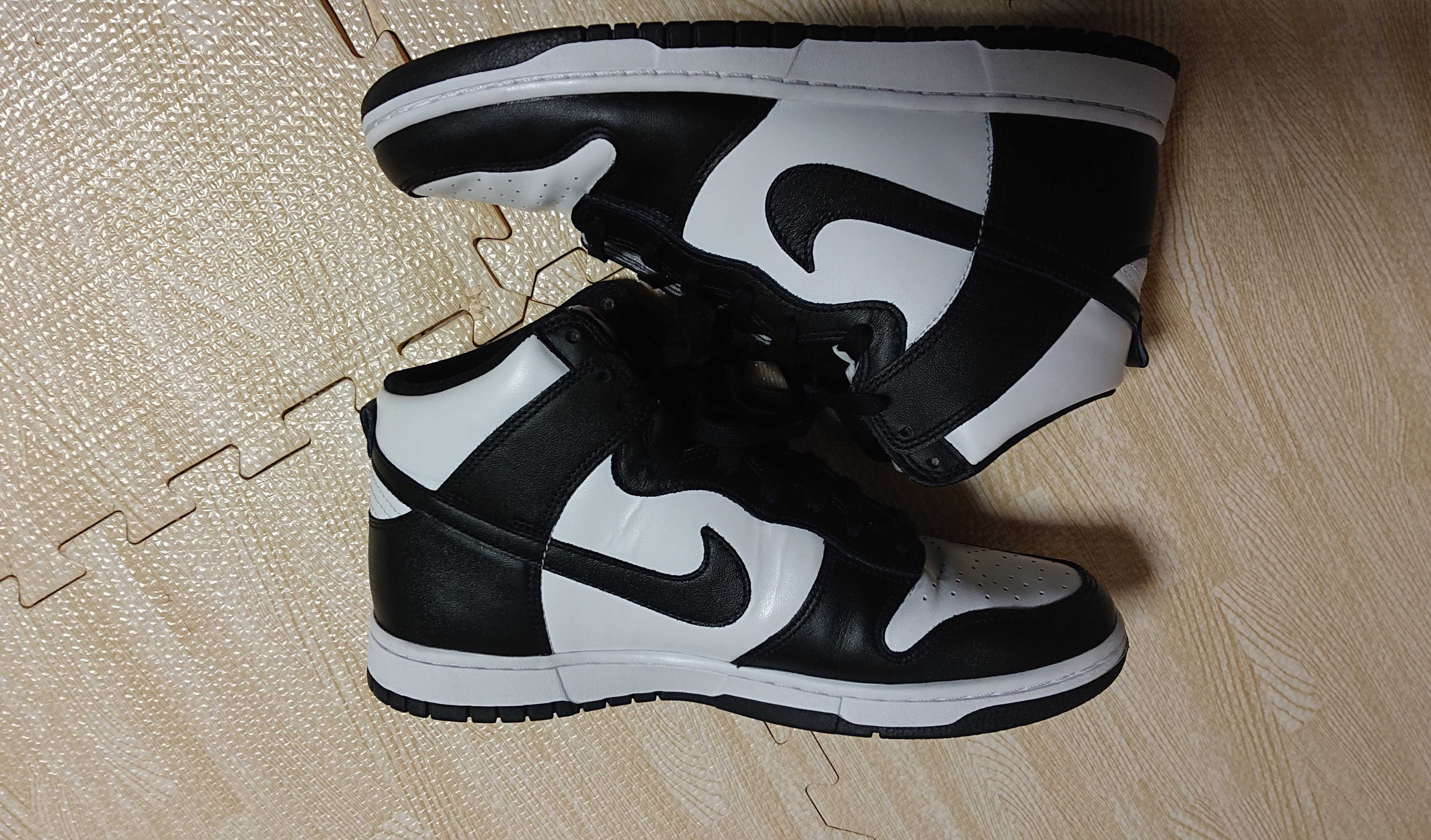 Nike Dunk High "Black and White"