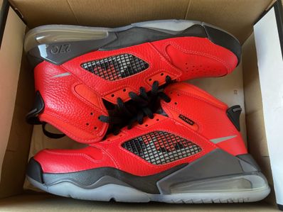 Paris Saint-Germain (PSG) × Nike Jordan Mars 270 "Infrared 23/Reflect Silver-Black"