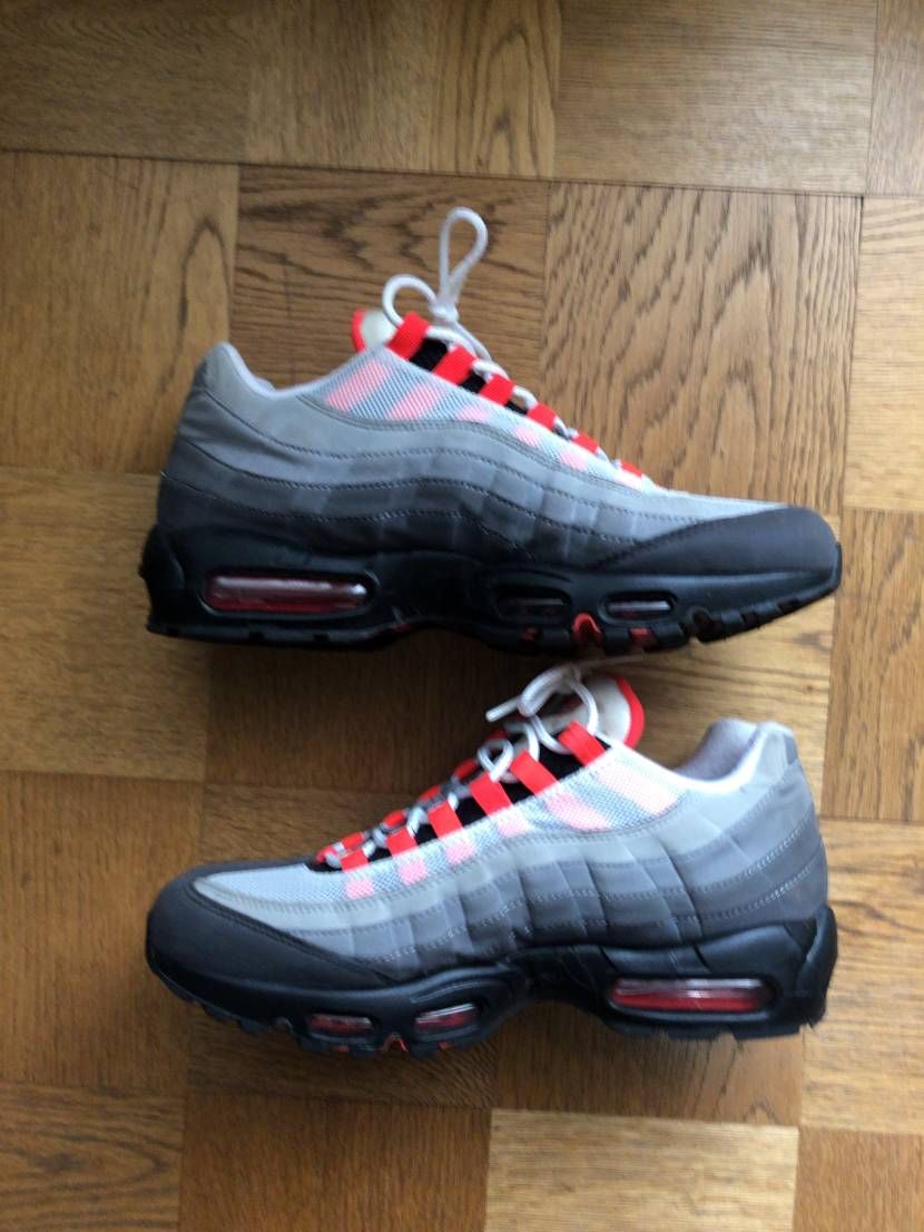 Nike Air Max 95 OG "White/Solar Red"