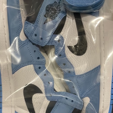 Nike Air Jordan 1 High OG "University Blue"