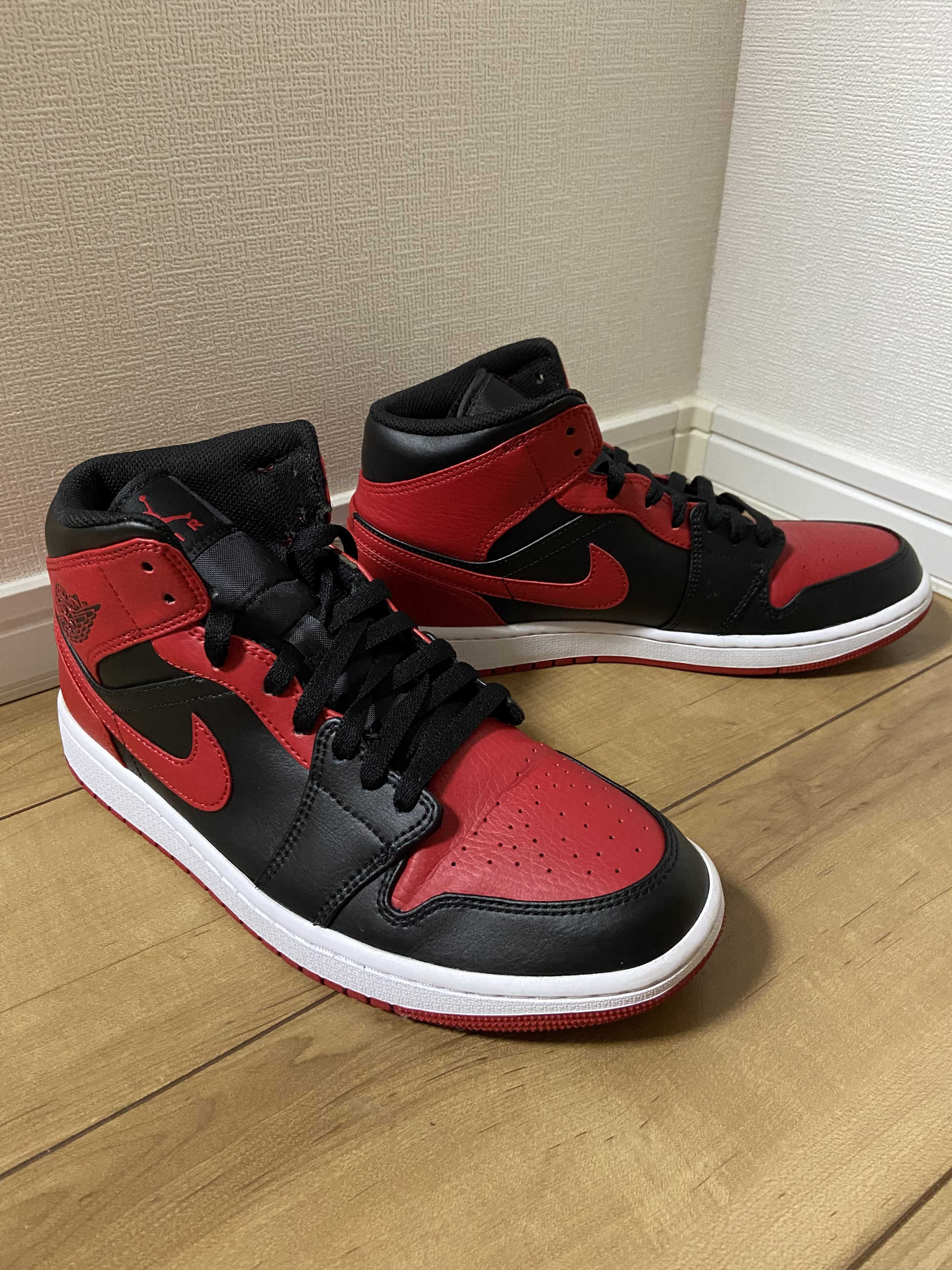 Nike Air Jordan 1 Mid "Bred"
