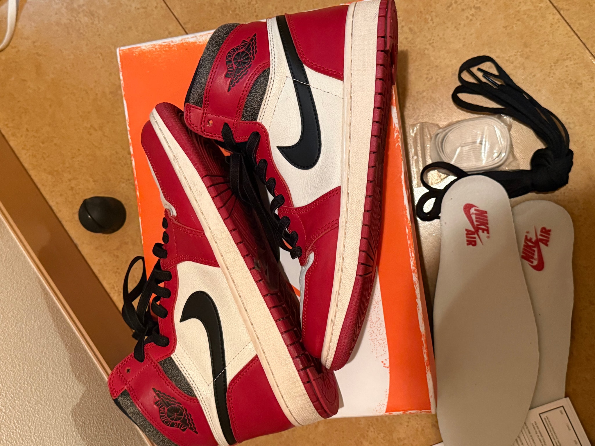 Nike Air Jordan 1 High OG "Lost & Found/Chicago"