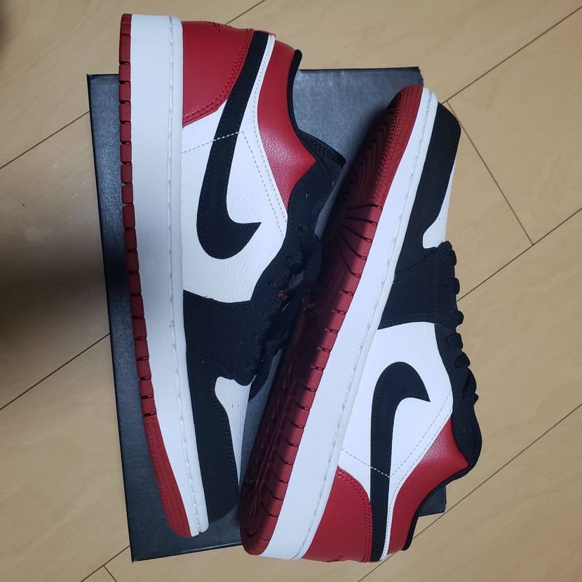Nike Air Jordan 1 Low "Black Toe"