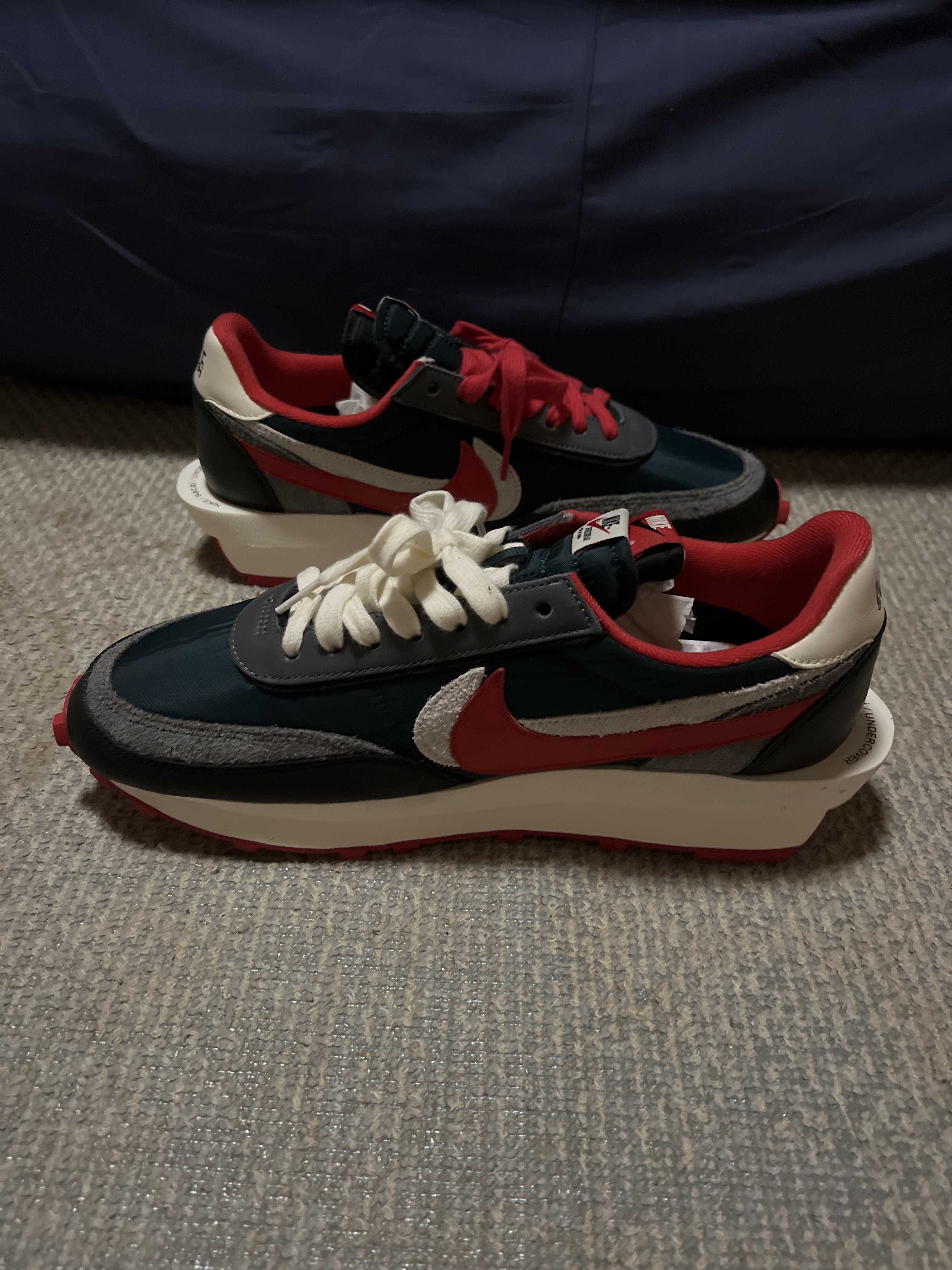 UNDERCOVER × sacai × Nike LD Waffle "Midnight Spruce/Pale Ivory-Dark Grey-University Red"