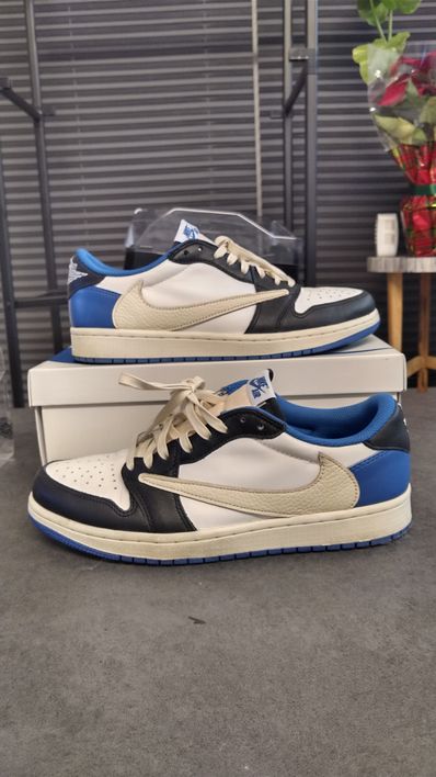 Travis Scott × fragment design × Nike Air Jordan 1 Low OG SP "Military Blue"