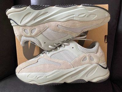 adidas YEEZY Boost 700 "Salt"