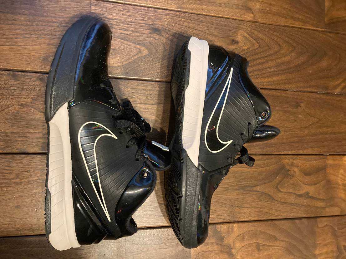 UNDEFEATED × Nike Kobe 4 Protro "Black Mamba"