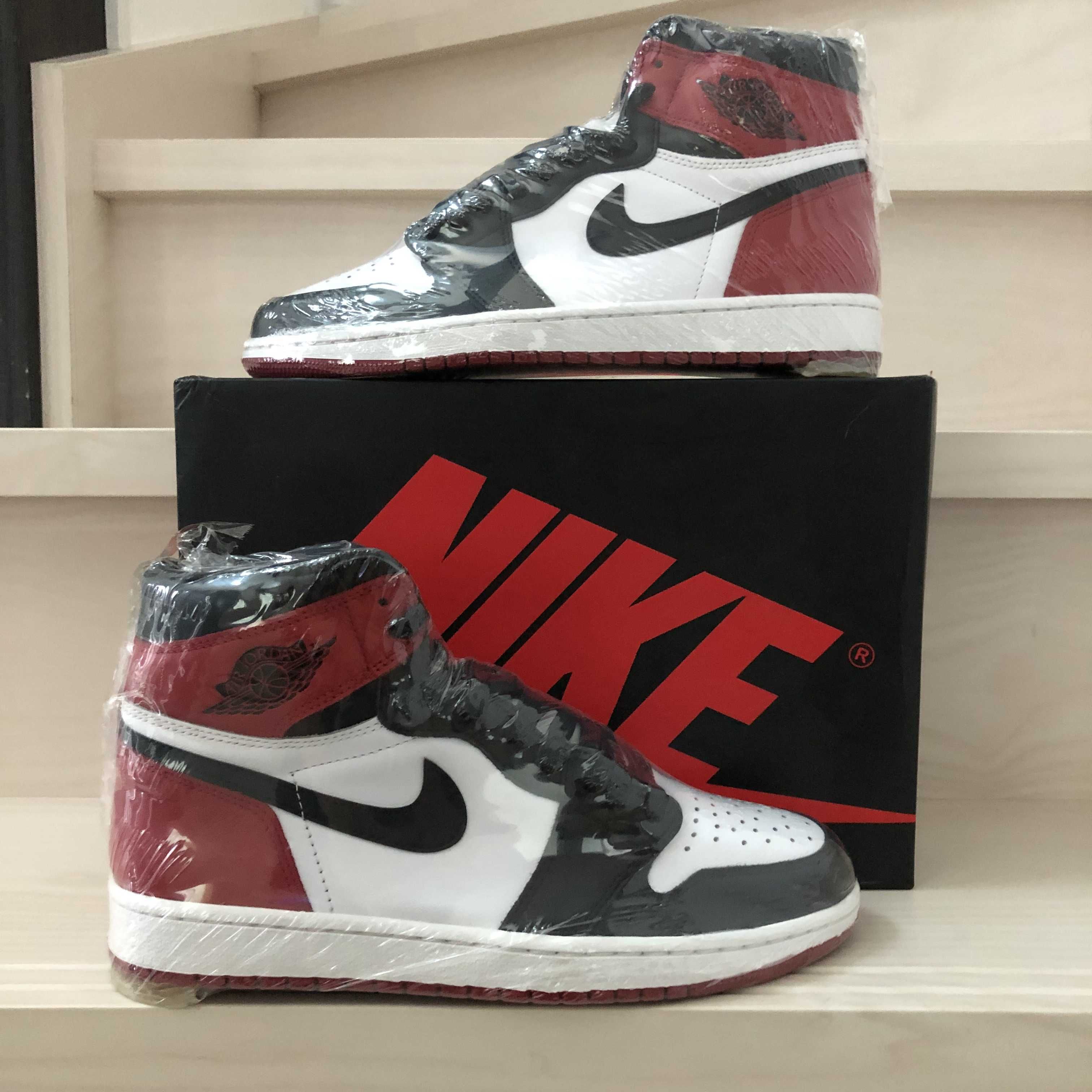 Nike Air Jordan 1 Retro High OG "Black Toe" (2013)