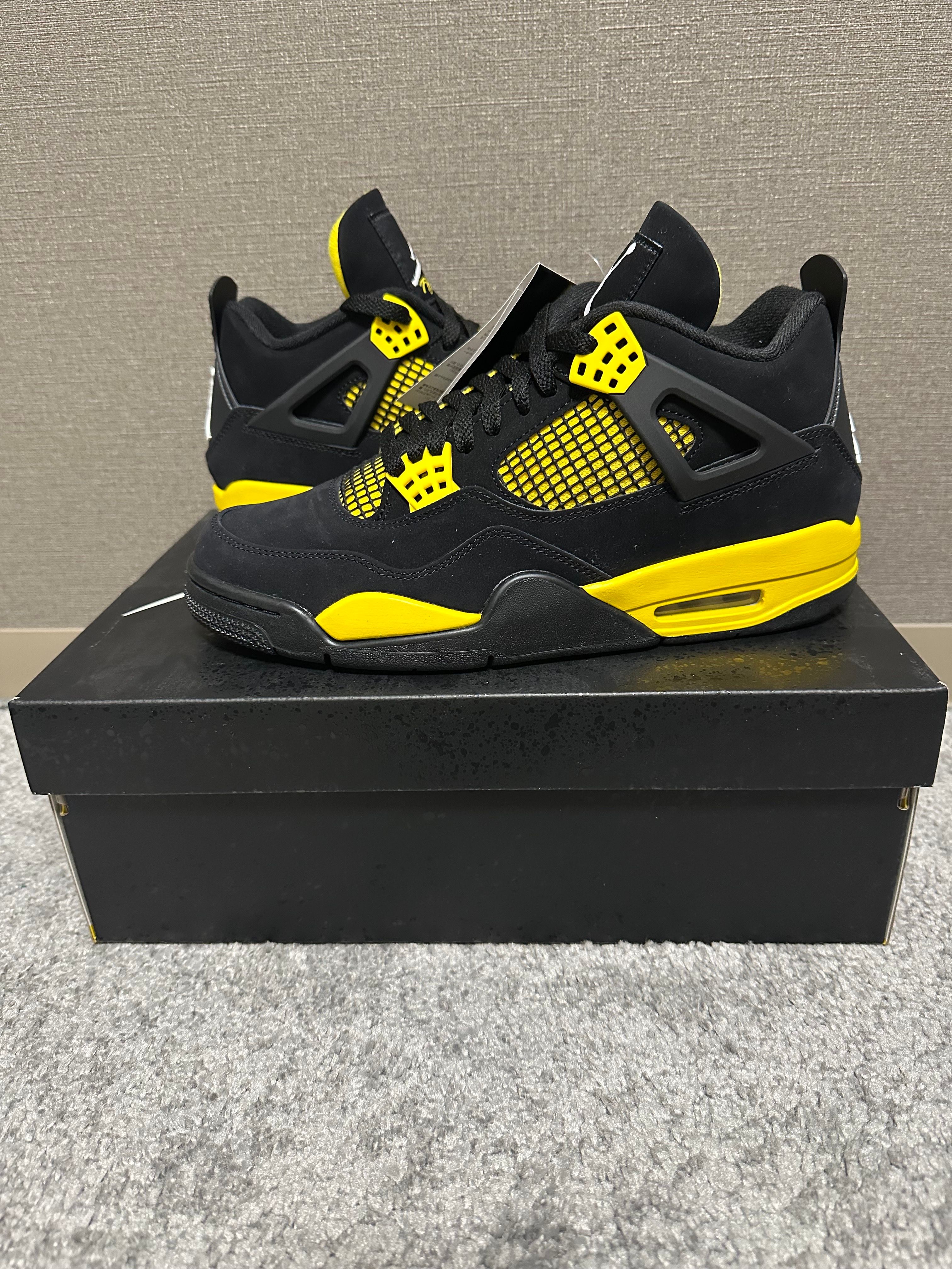 Nike Air Jordan 4 Retro "Thunder"(2023)