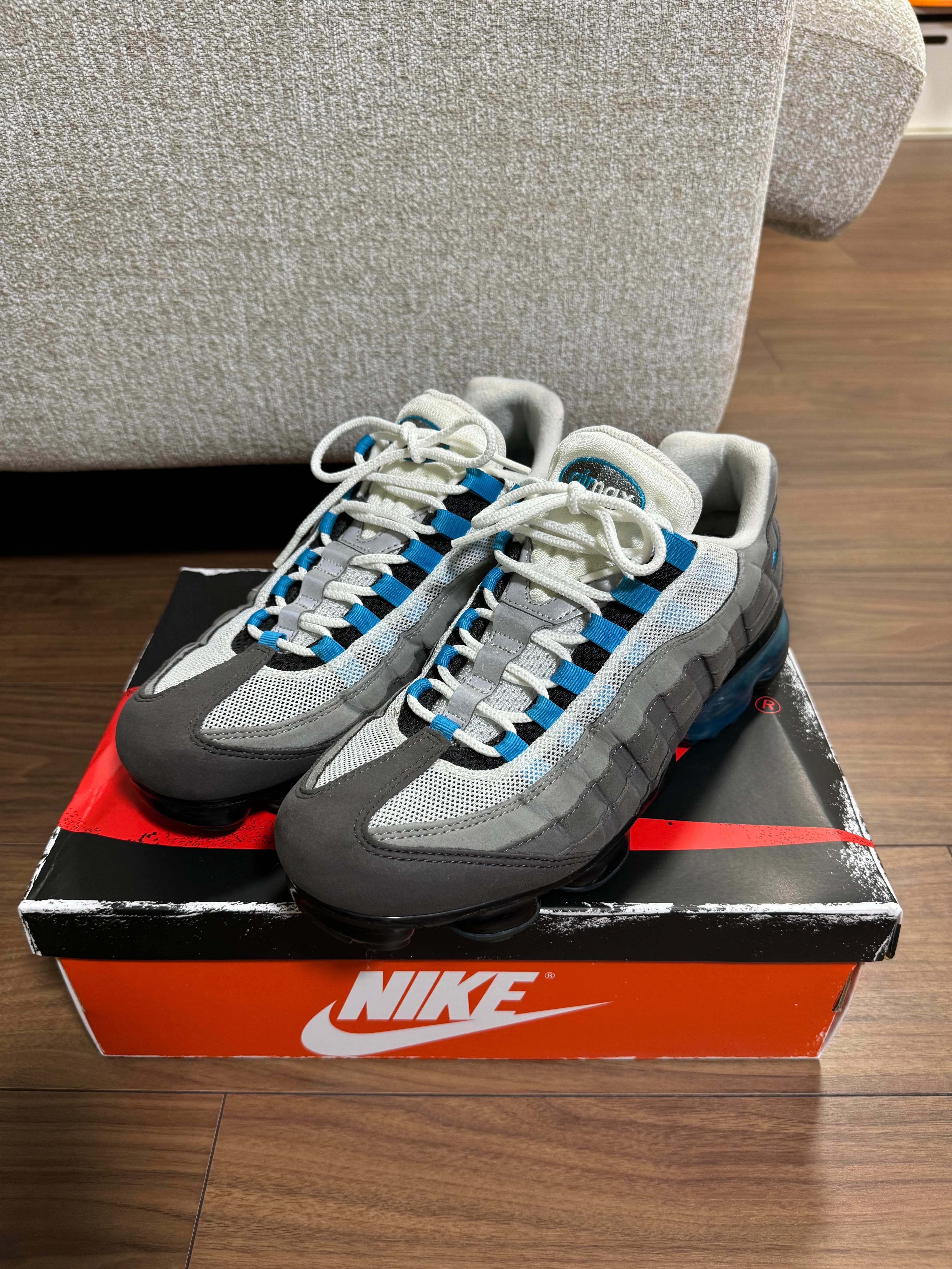 エア ヴェイパーマックス(Air Vapormax)/Nike 人気の新作/中古