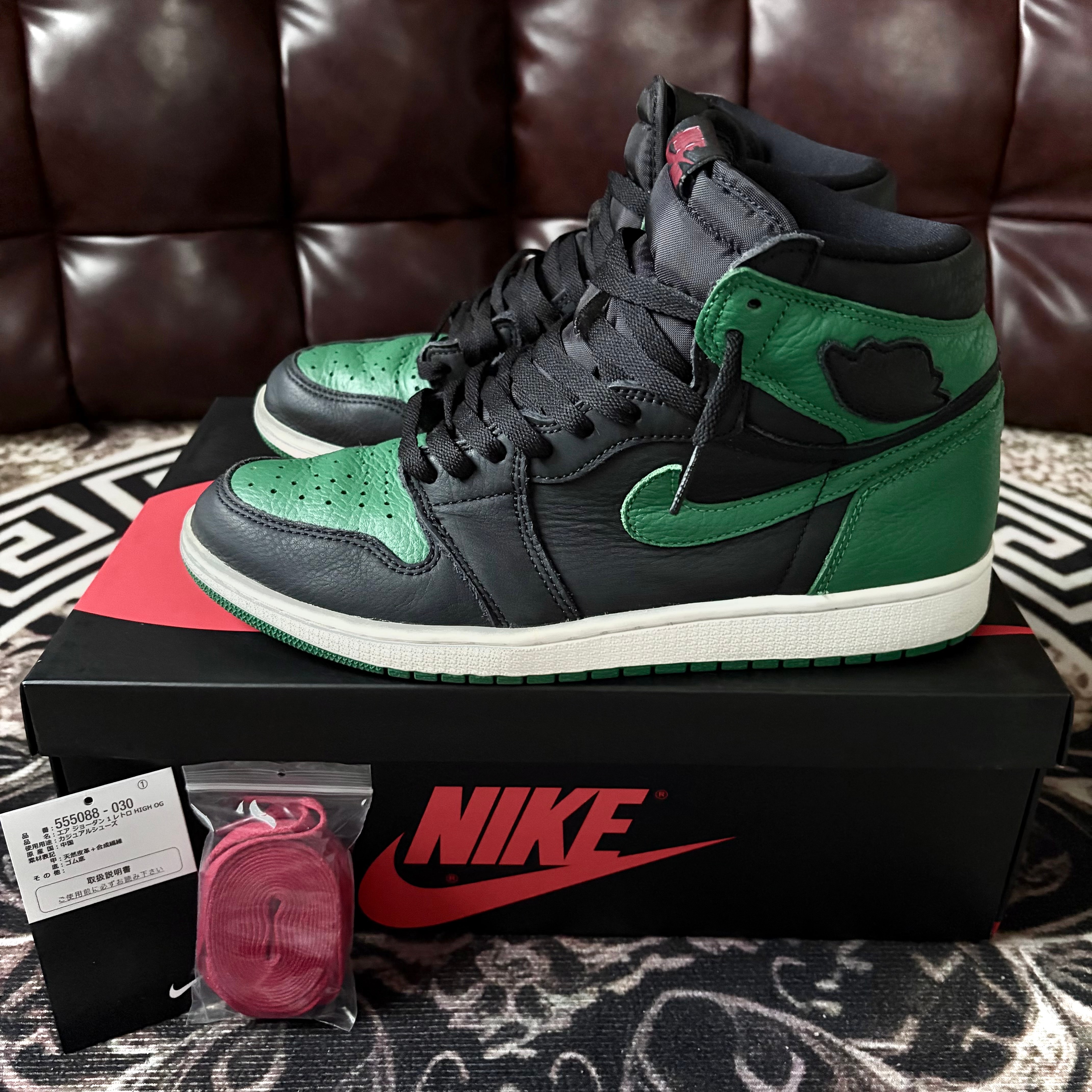 ナイキ エアジョーダン1 レトロ ハイ OG "ブラック/パイングリーン" (2020)