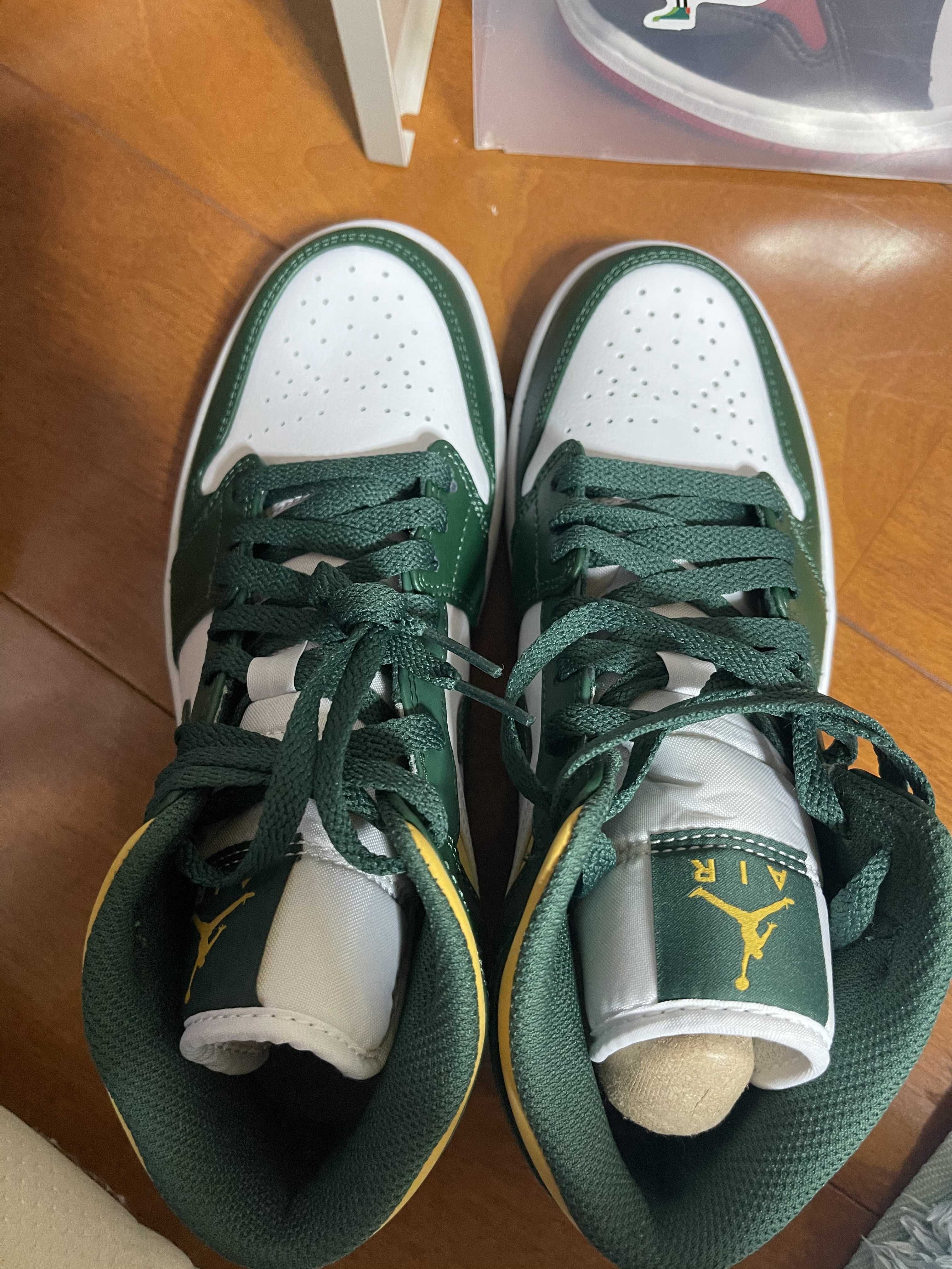 Nike Air Jordan 1 Mid "Seattle Supersonics" 