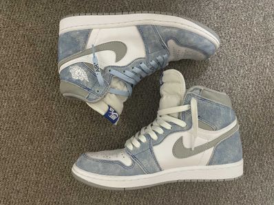 Nike Air Jordan 1 High OG "Hyper Royal"
