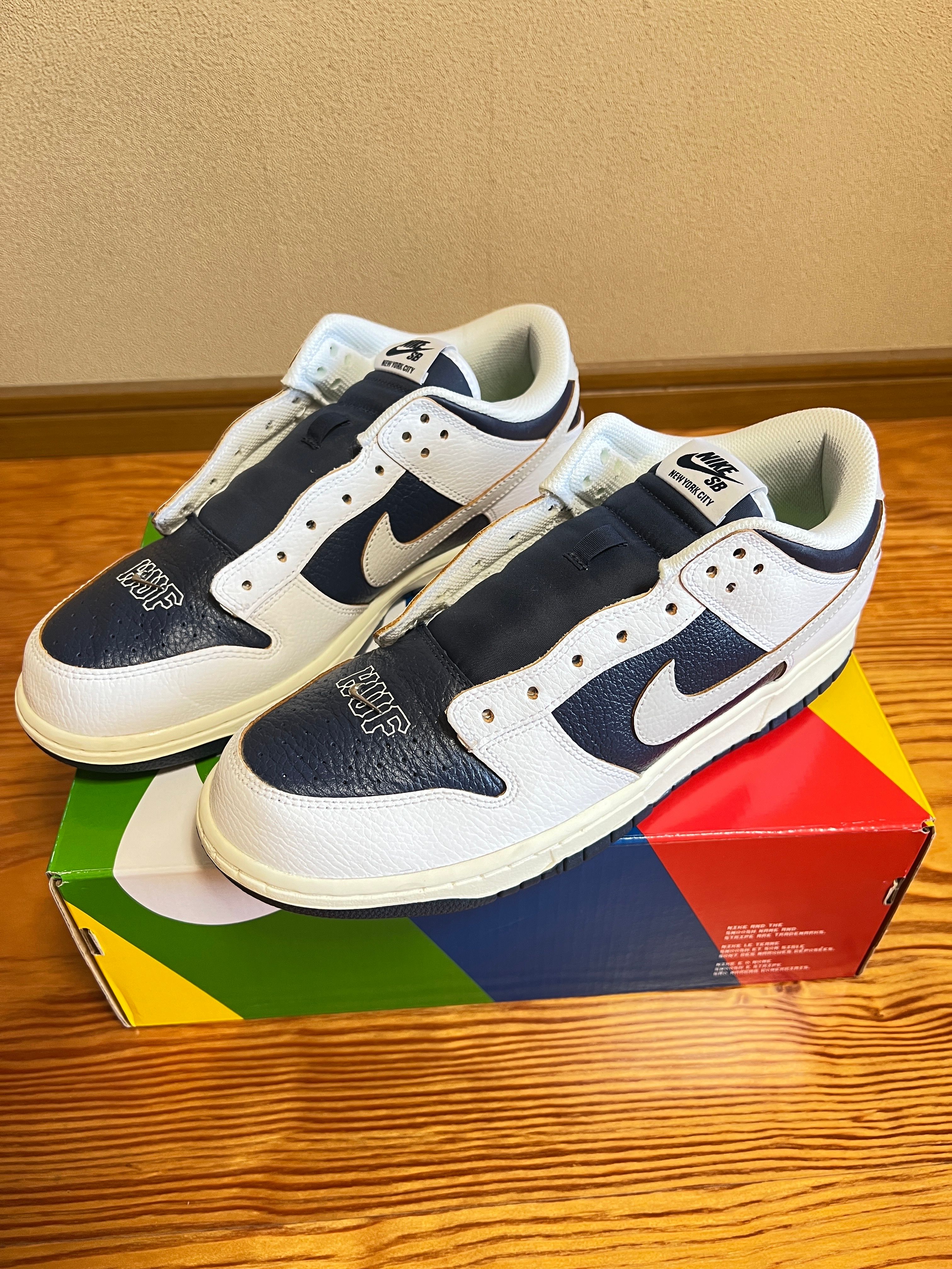 HUF × Nike SB Dunk Low "New York"