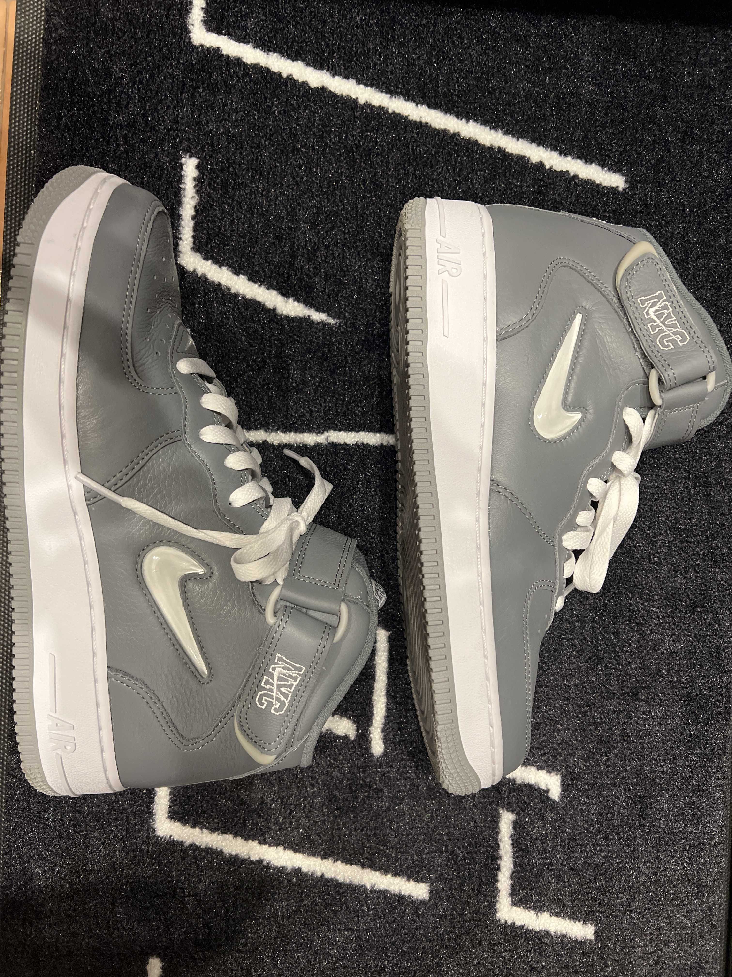 Nike Air Force 1 Mid NYC "Cool Grey"