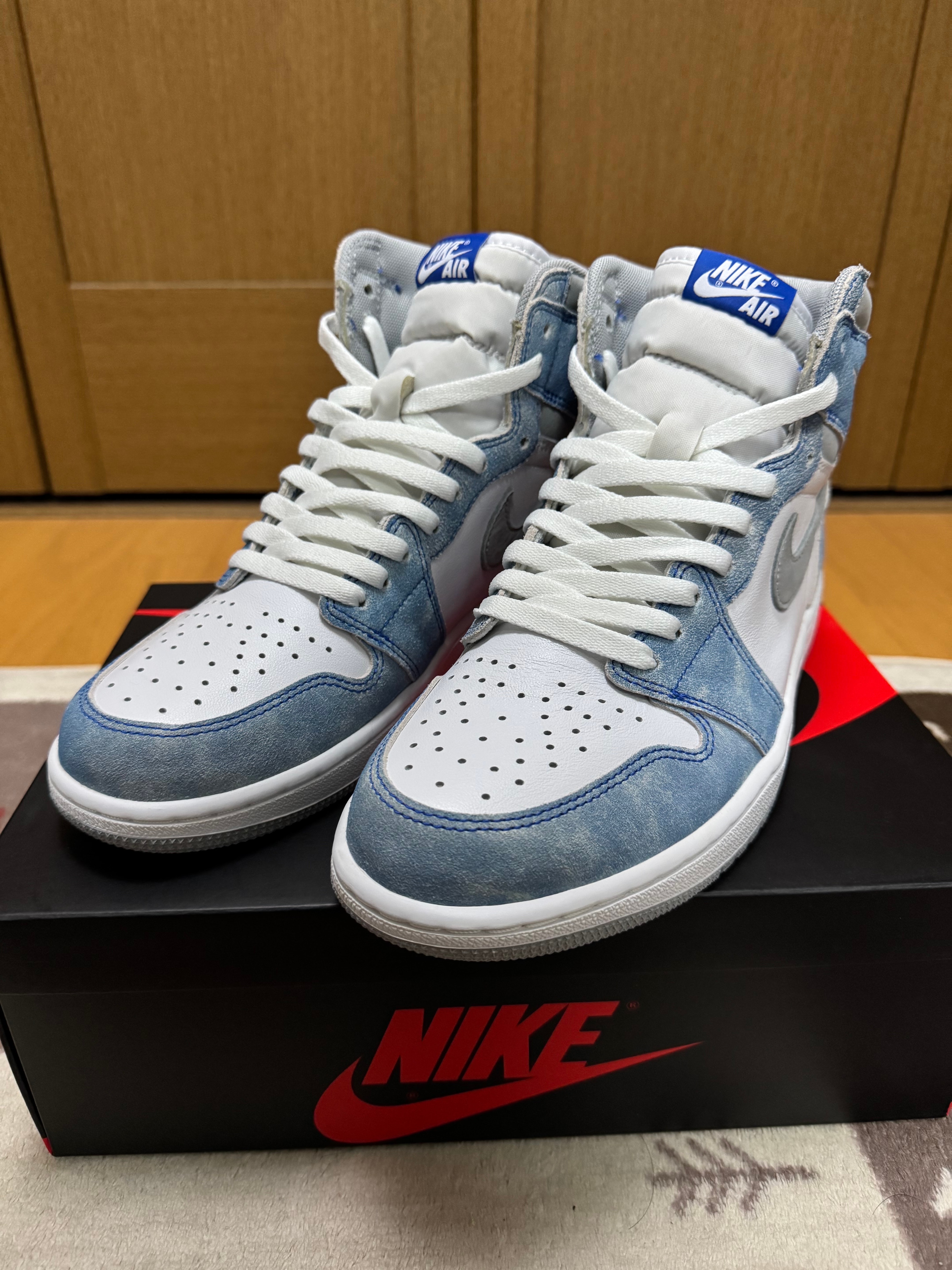 Nike Air Jordan 1 High OG "Hyper Royal"