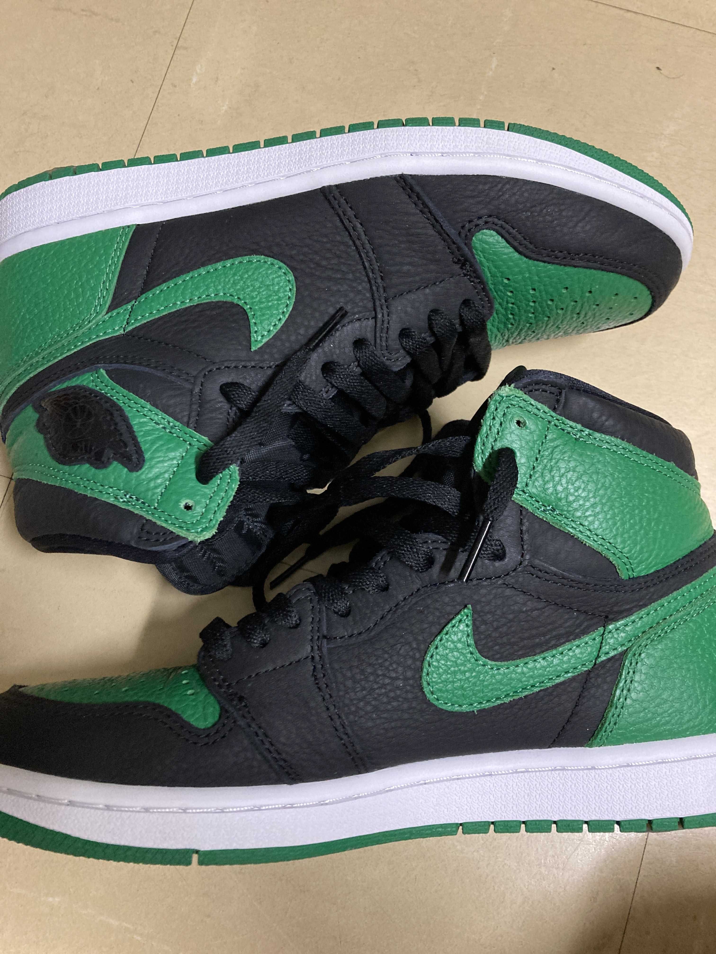 Nike Air Jordan 1 Retro High OG "Black/Pine Green" (2020)      