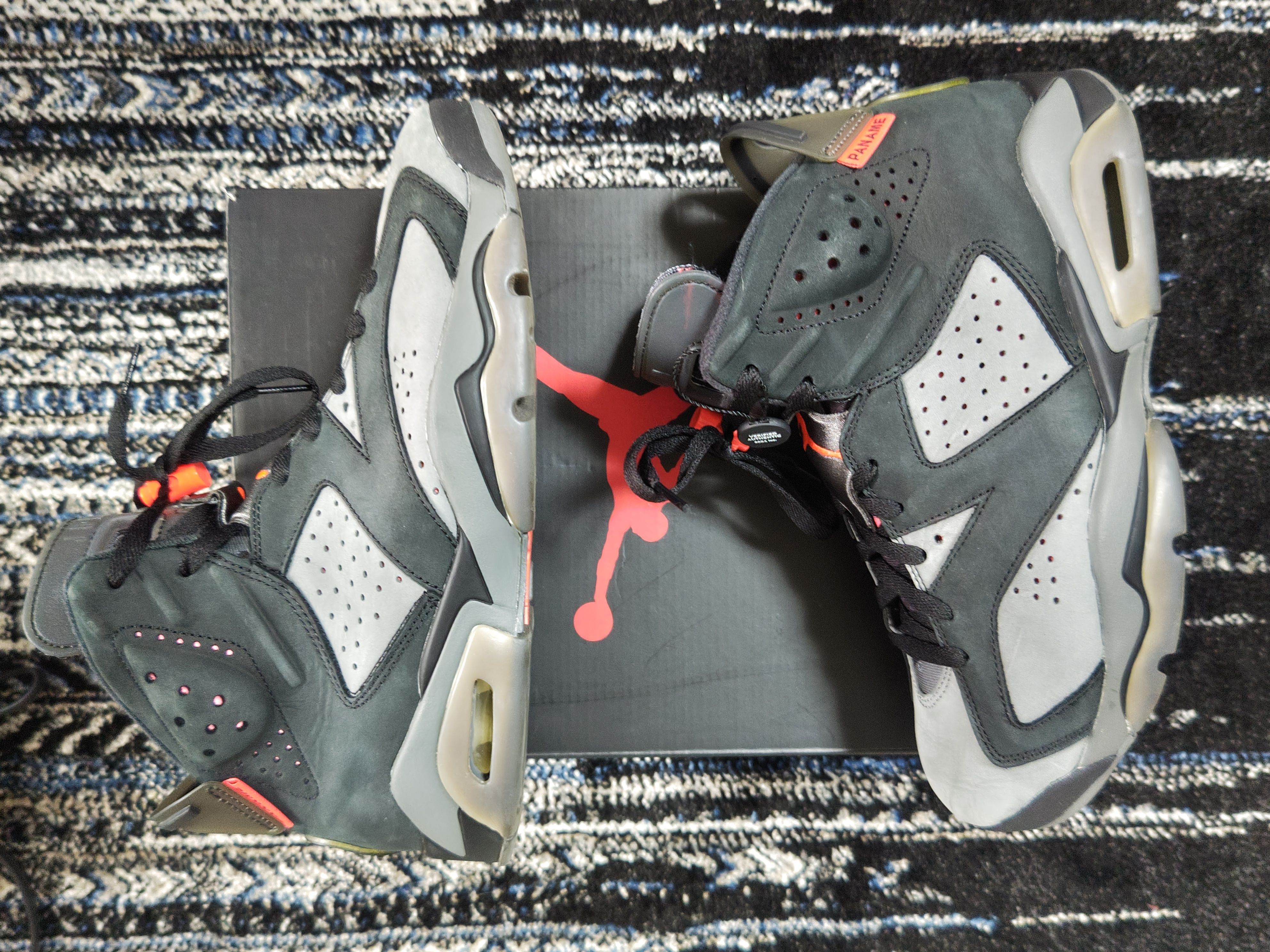 NIKE × PARIS SAINT GERMAIN AIR JORDAN 6 RETRO INFRARED