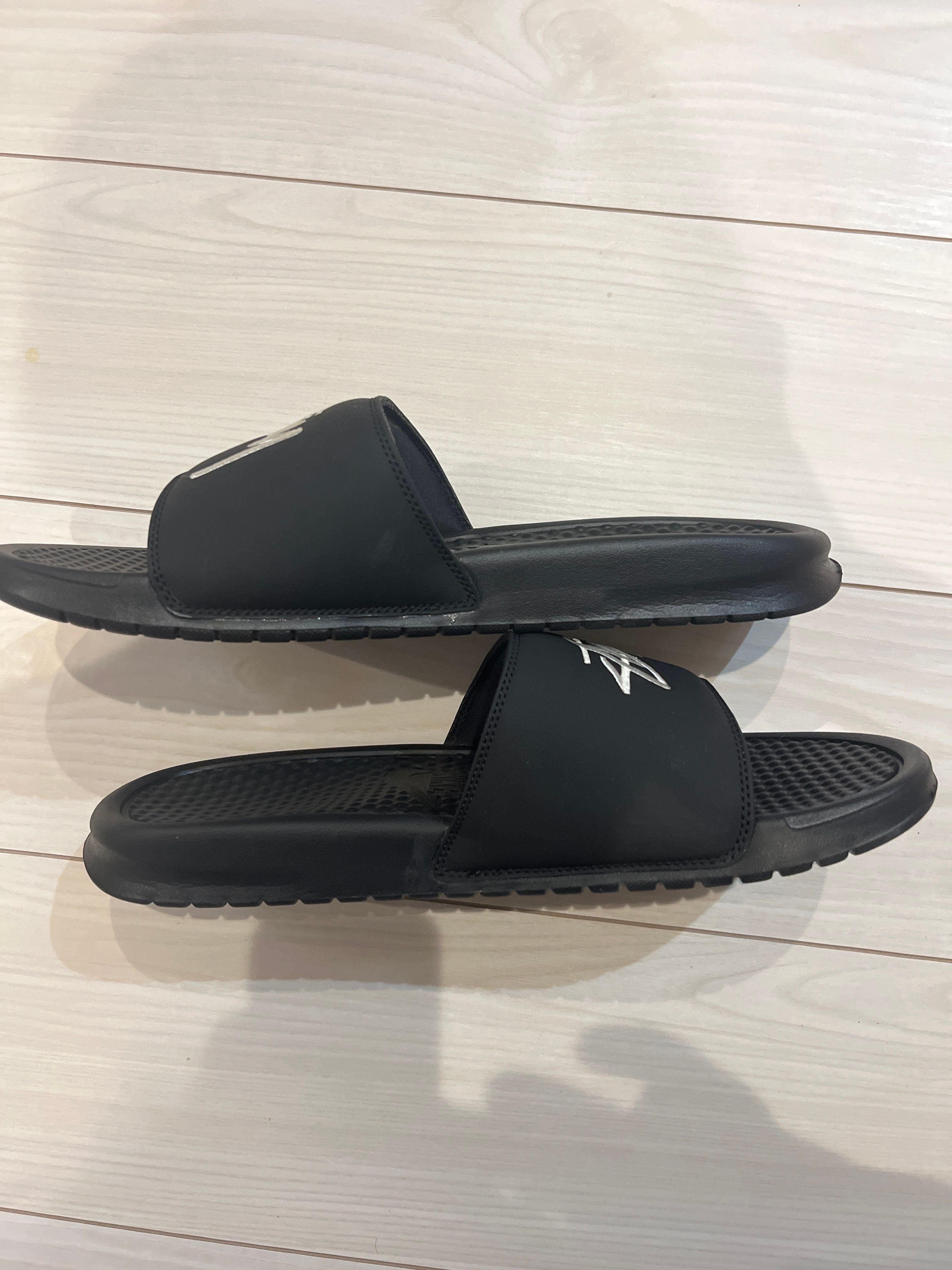 Stussy × Nike Benassi Slide Sandal "Black" (DC5239-001)