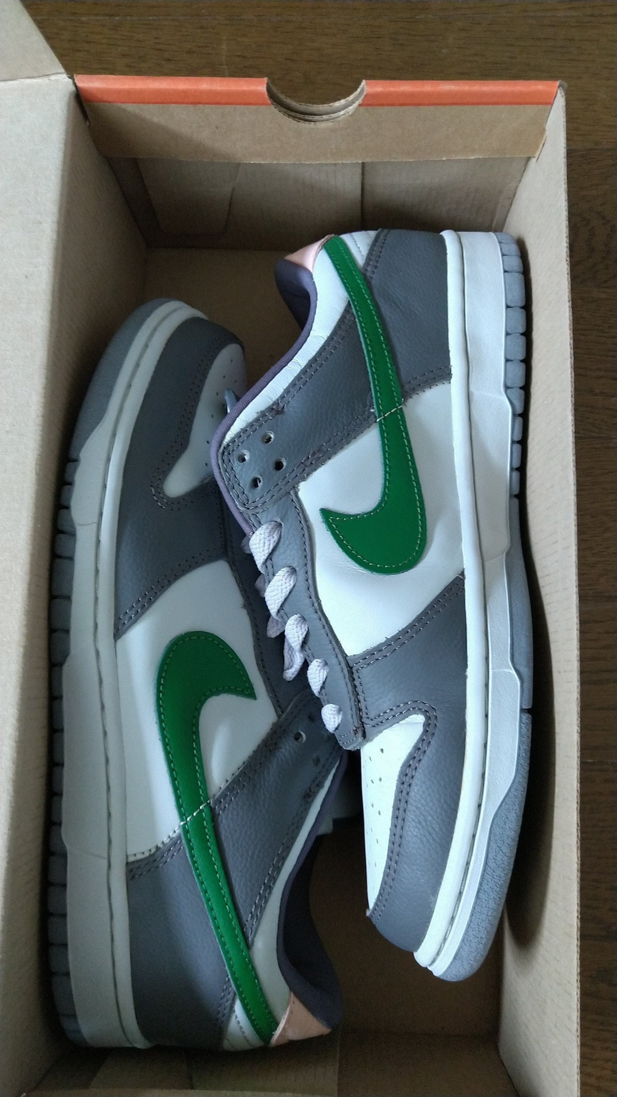 Nike Dunk Pro Low "Neutral Gray Classic Green"