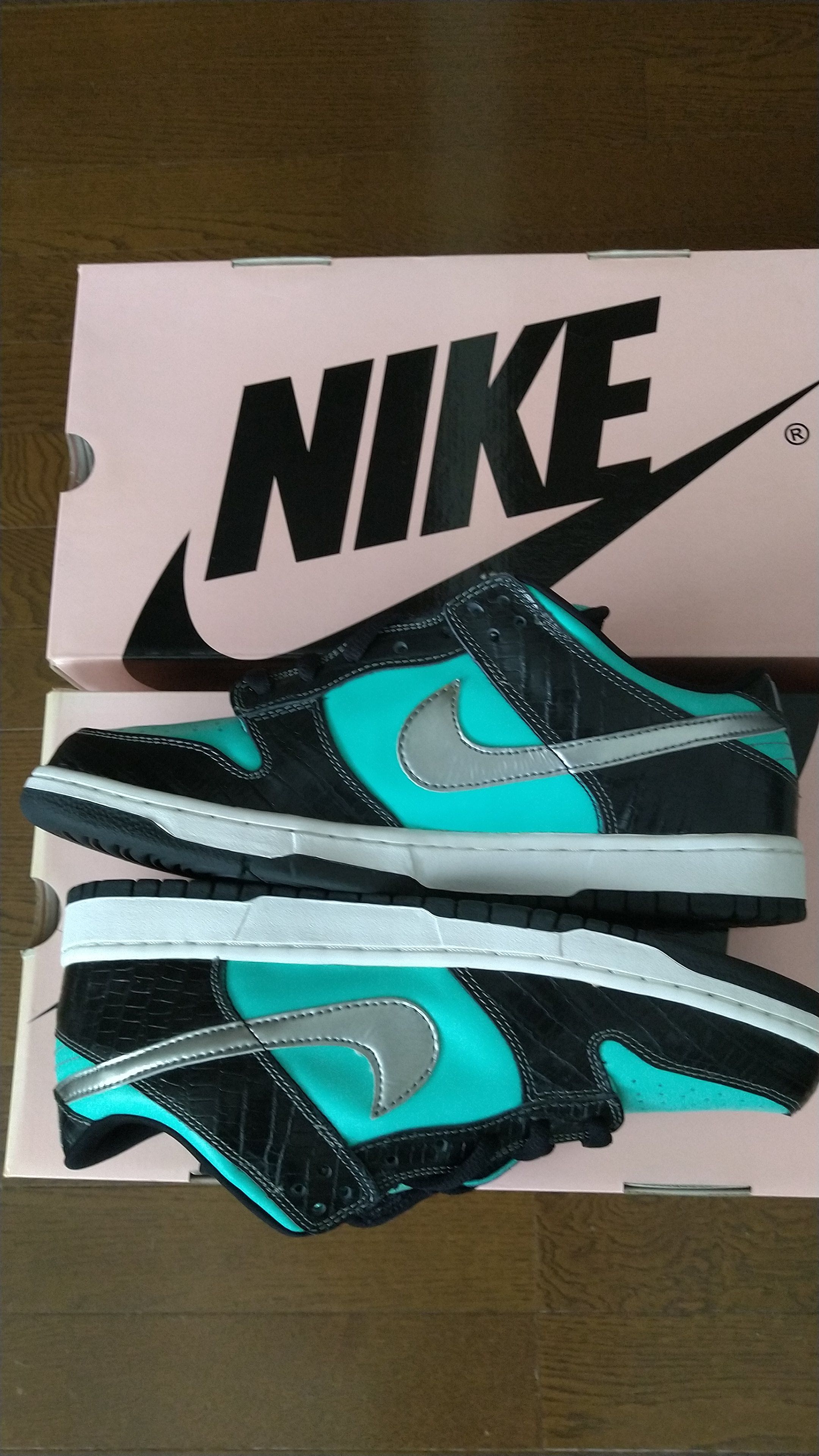 Nike SB Dunk Low Diamond Suppil Co. "Tiffany"