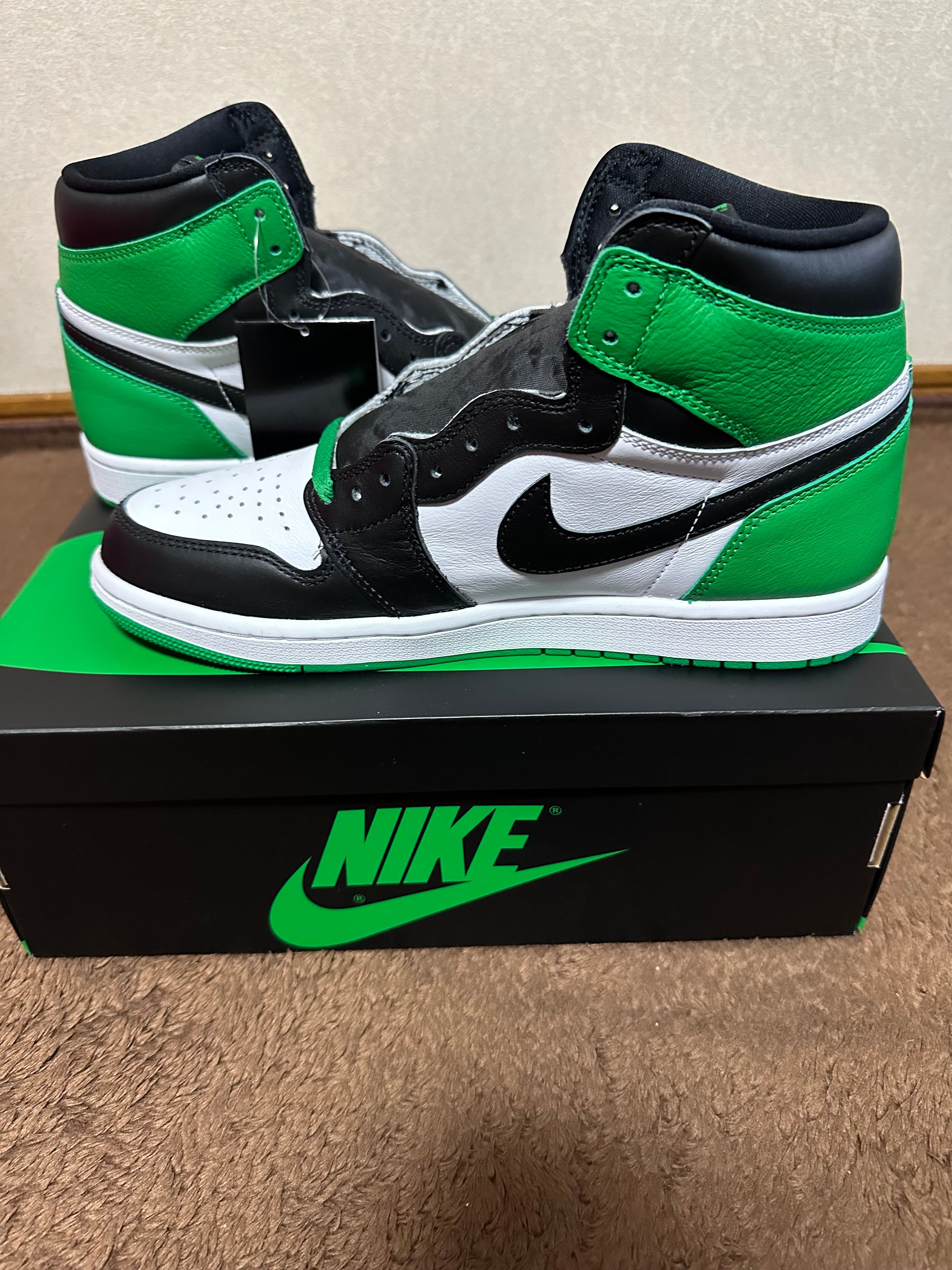 Nike Air Jordan 1 Retro High OG "Celtics/Black and Lucky Green" (2023)