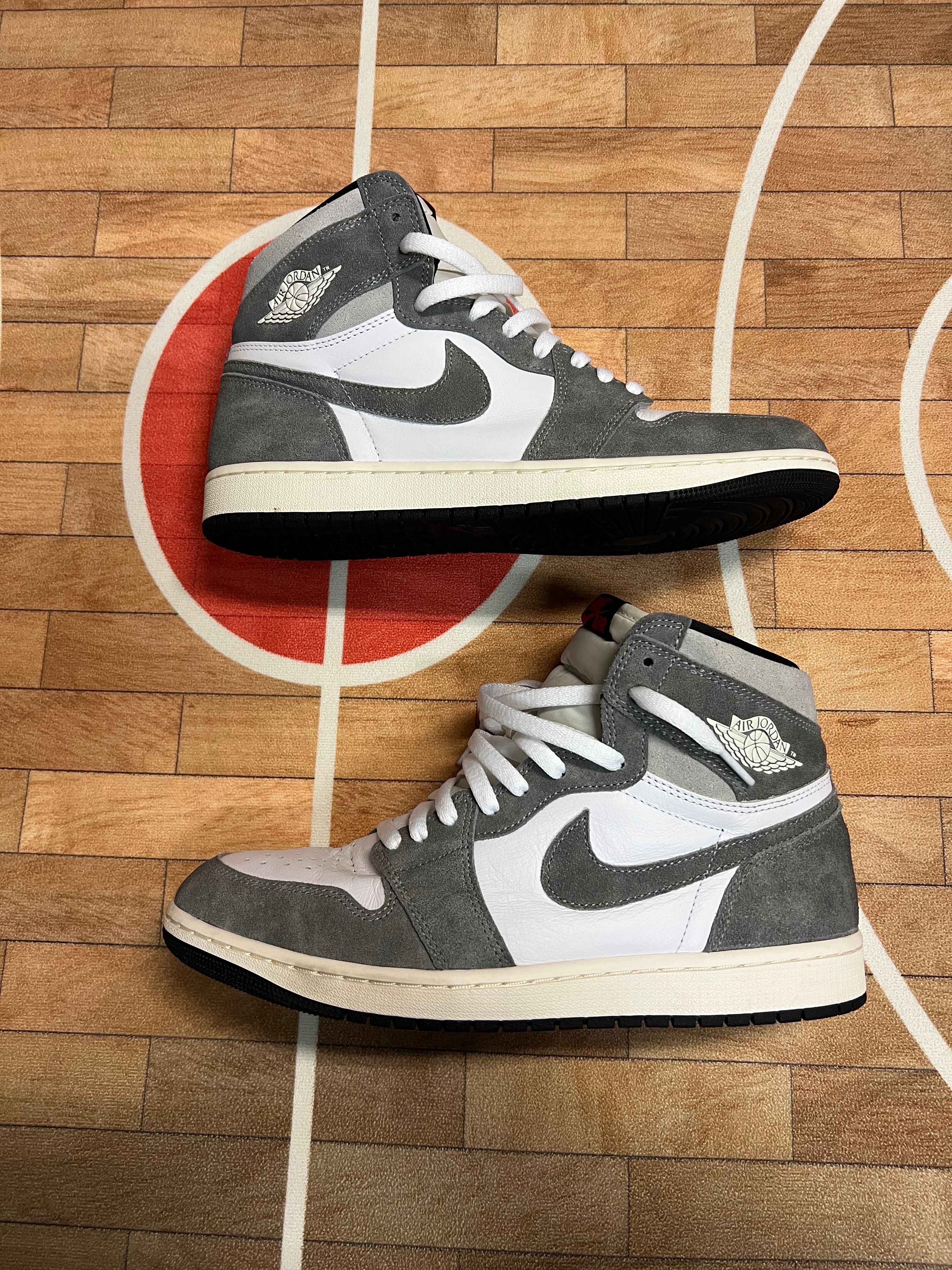Nike Air Jordan 1 Retro High OG "Black and Smoke Grey"