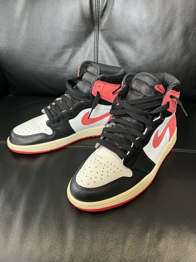 Nike Air Jordan 1 Retro High "Track Red"