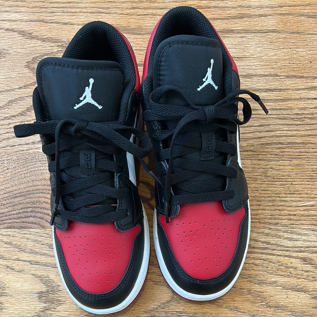 ナイキ GS エアジョーダン1 ロー "ブレッドトゥ"