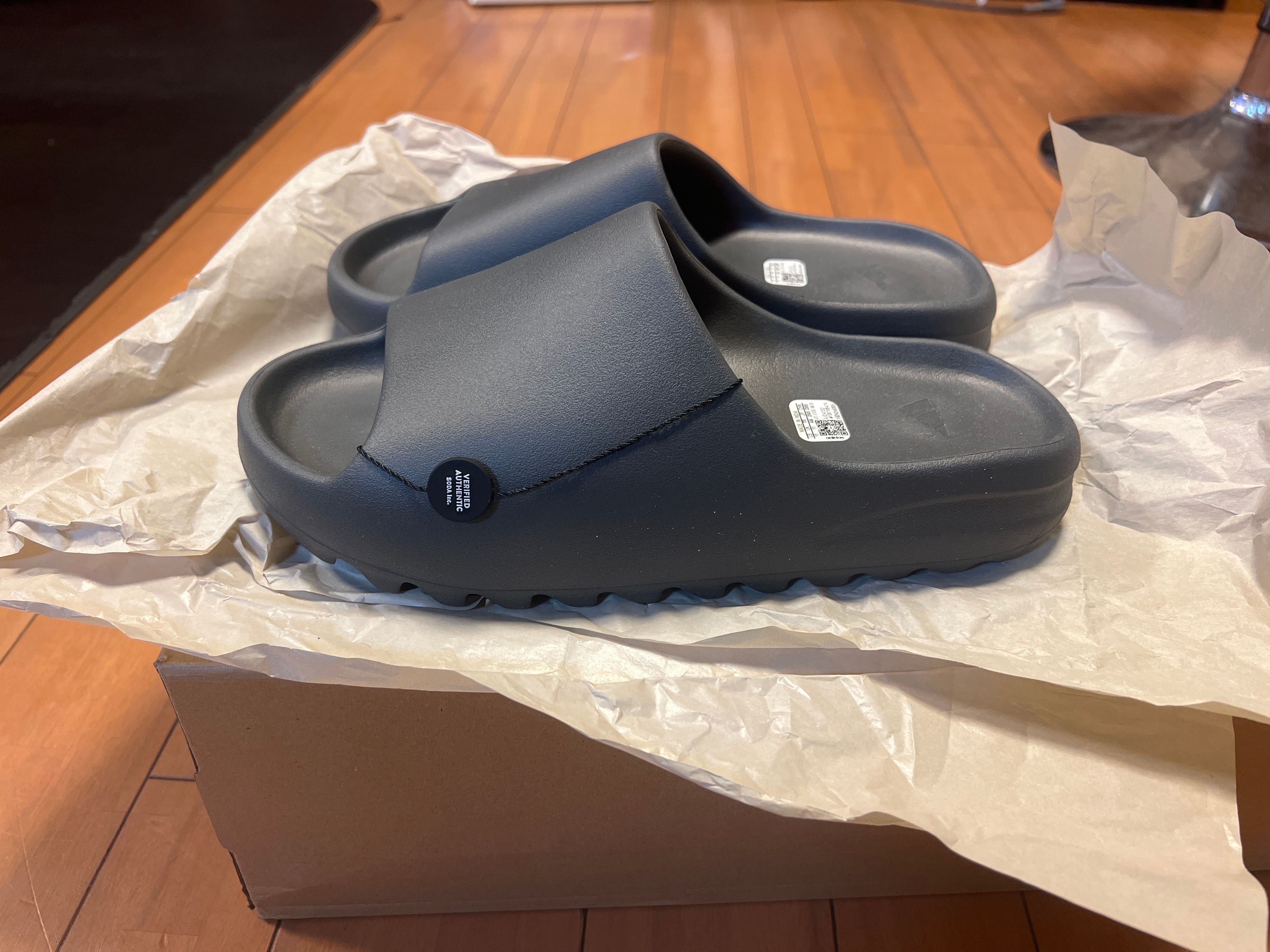 adidas YEEZY Slide "Granite"
