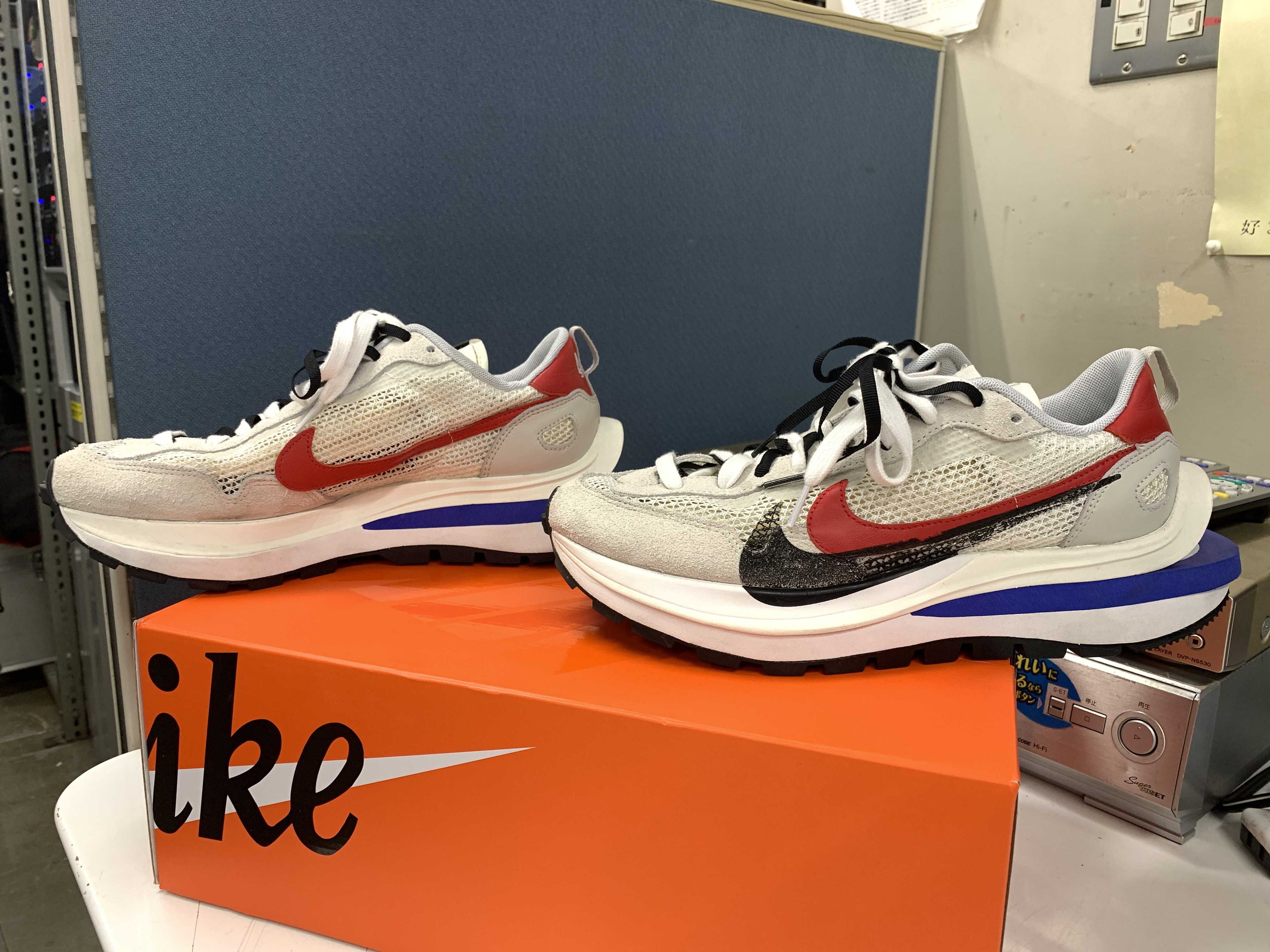 sacai × Nike Vapor Waffle "Royal Fuchsia"