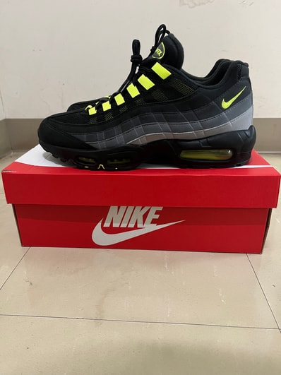 Nike Air Max 95 "Black/Anthracite/Smoke Grey/Volt"