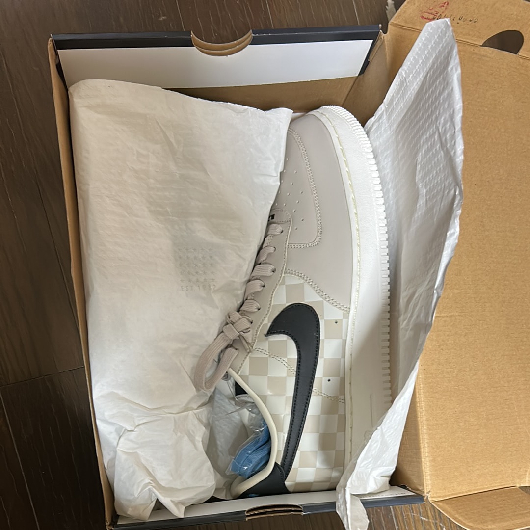 LeBron James × Nike Air Force 1 Low "Strive For Greatness"